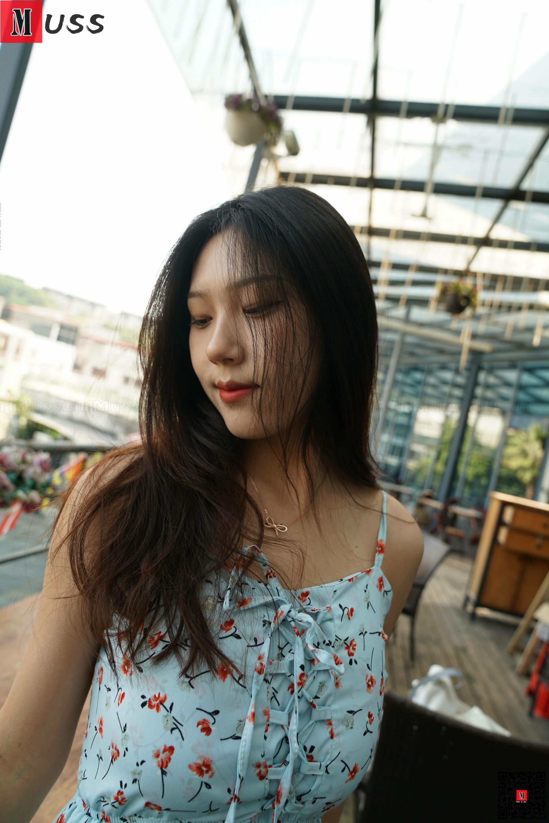 [慕丝女郎MussGirl] No.140 户外碎花肉丝高跟美女_第3张