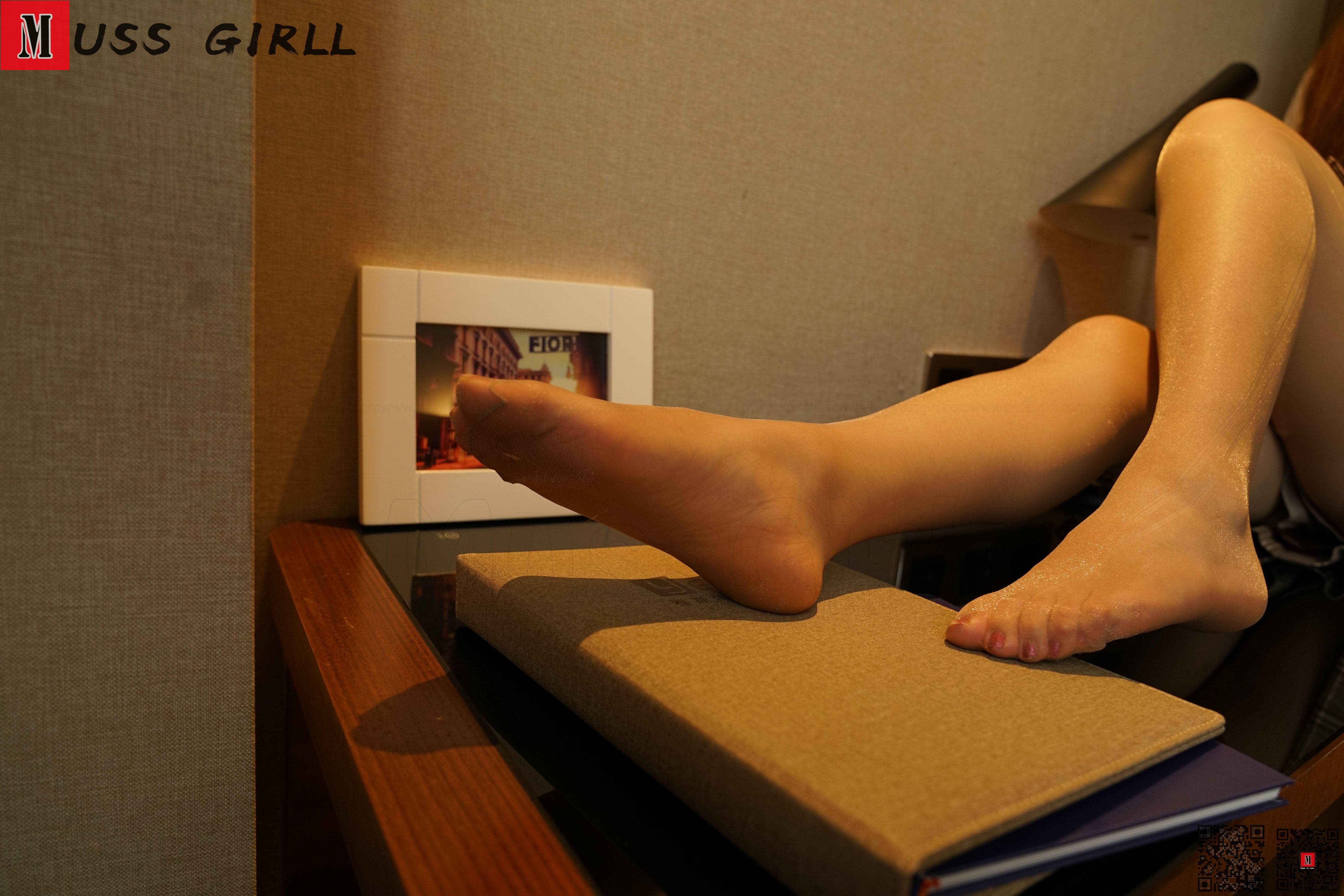 [慕丝女郎MussGirl] No.154 酒店格子裙肉丝_第4张