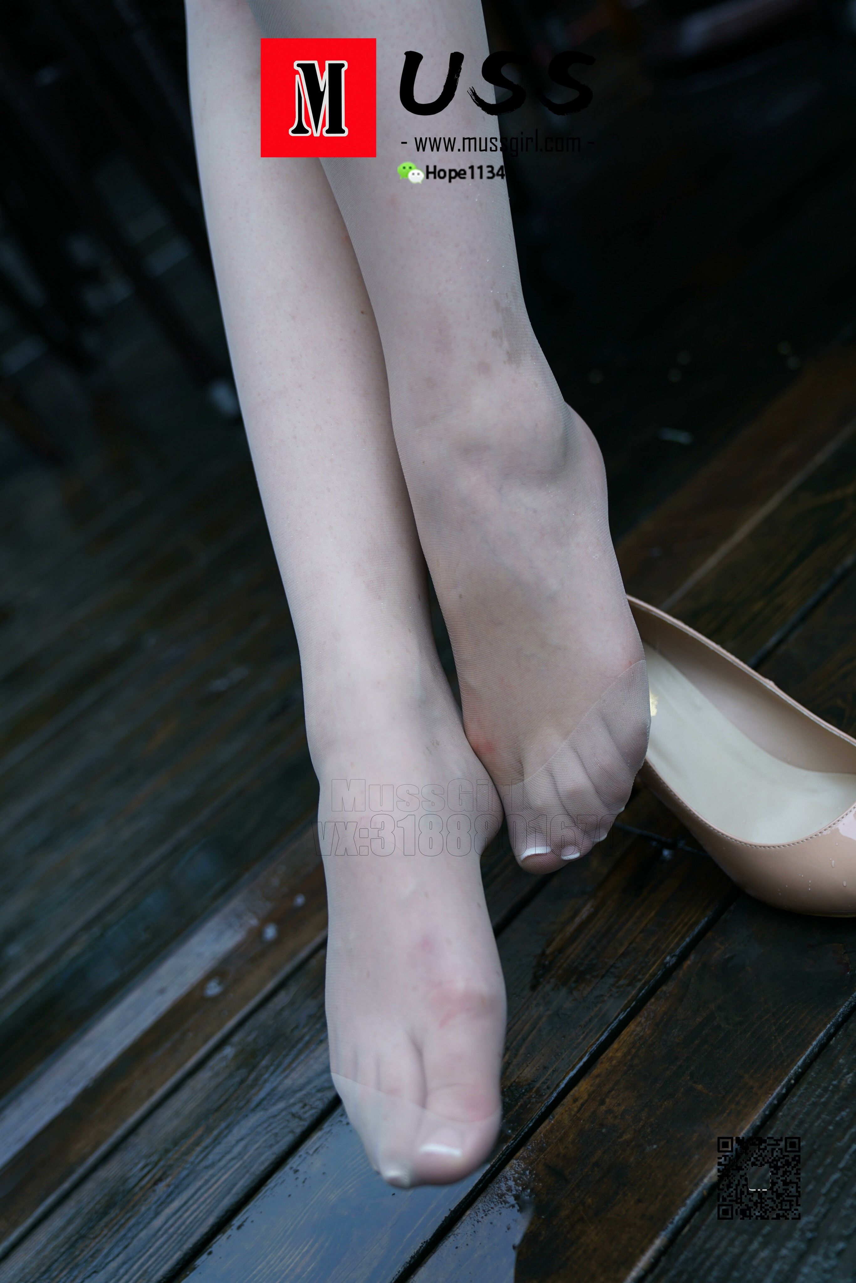 [慕丝女郎MussGirl] No.195 你以为她喜欢喝的是伏特加_第1张