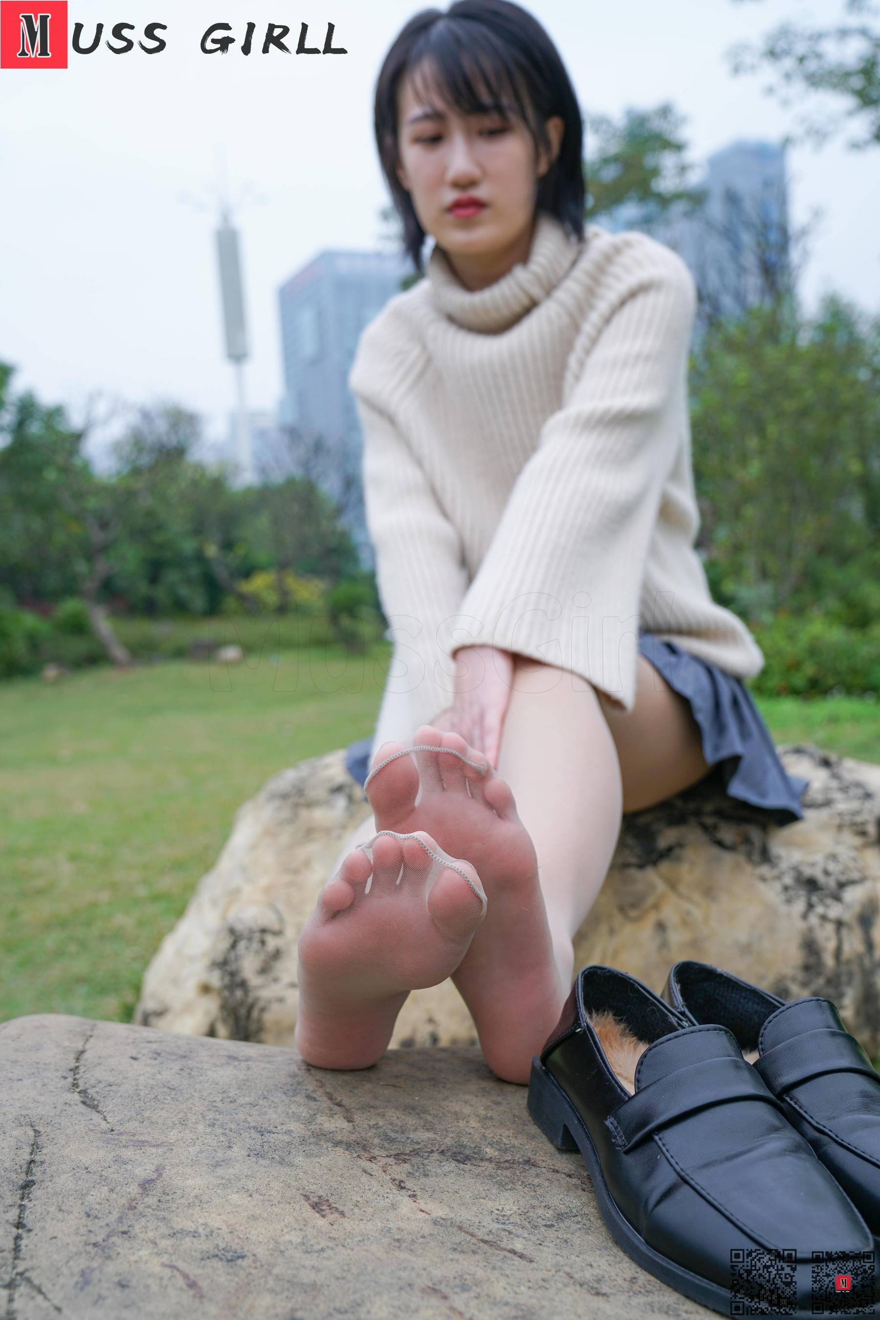 [慕丝女郎MussGirl] No.199 公园百褶裙肉丝_第3张