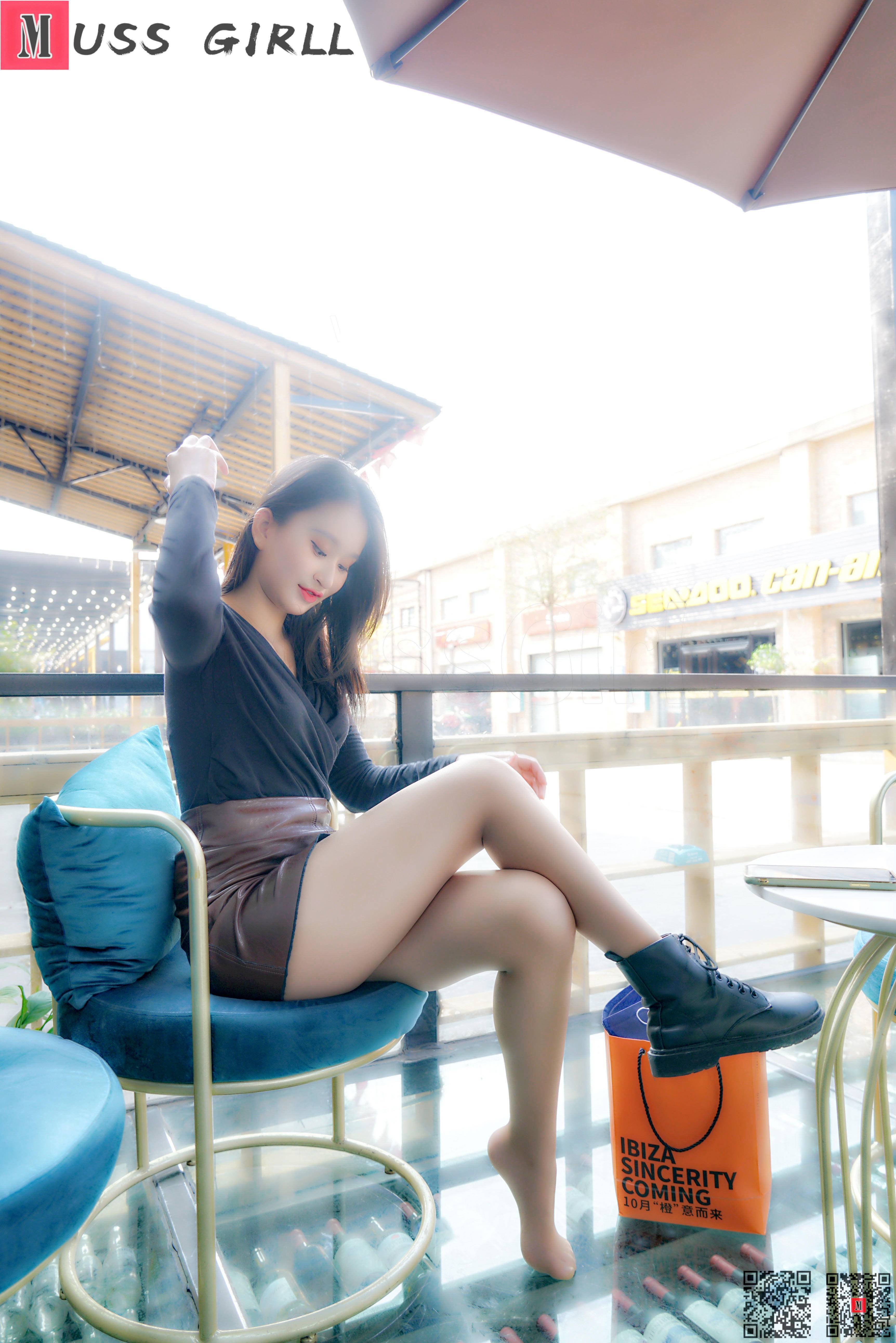 [慕丝女郎MussGirl] No.205 户外皮裙肉丝短靴美女_第4张