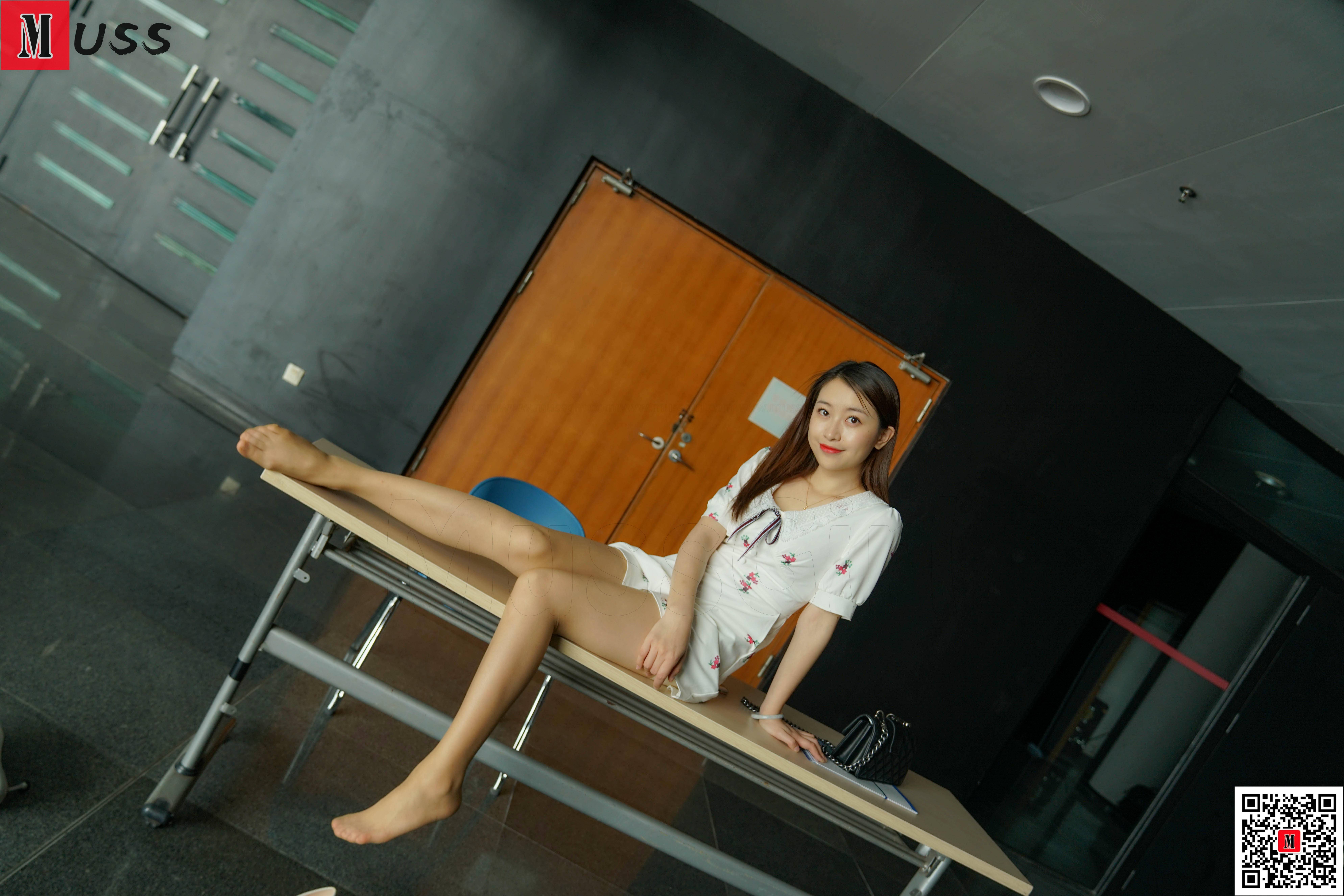 [慕丝女郎MussGirl] No.270 碎花连衣裙肉丝_第1张