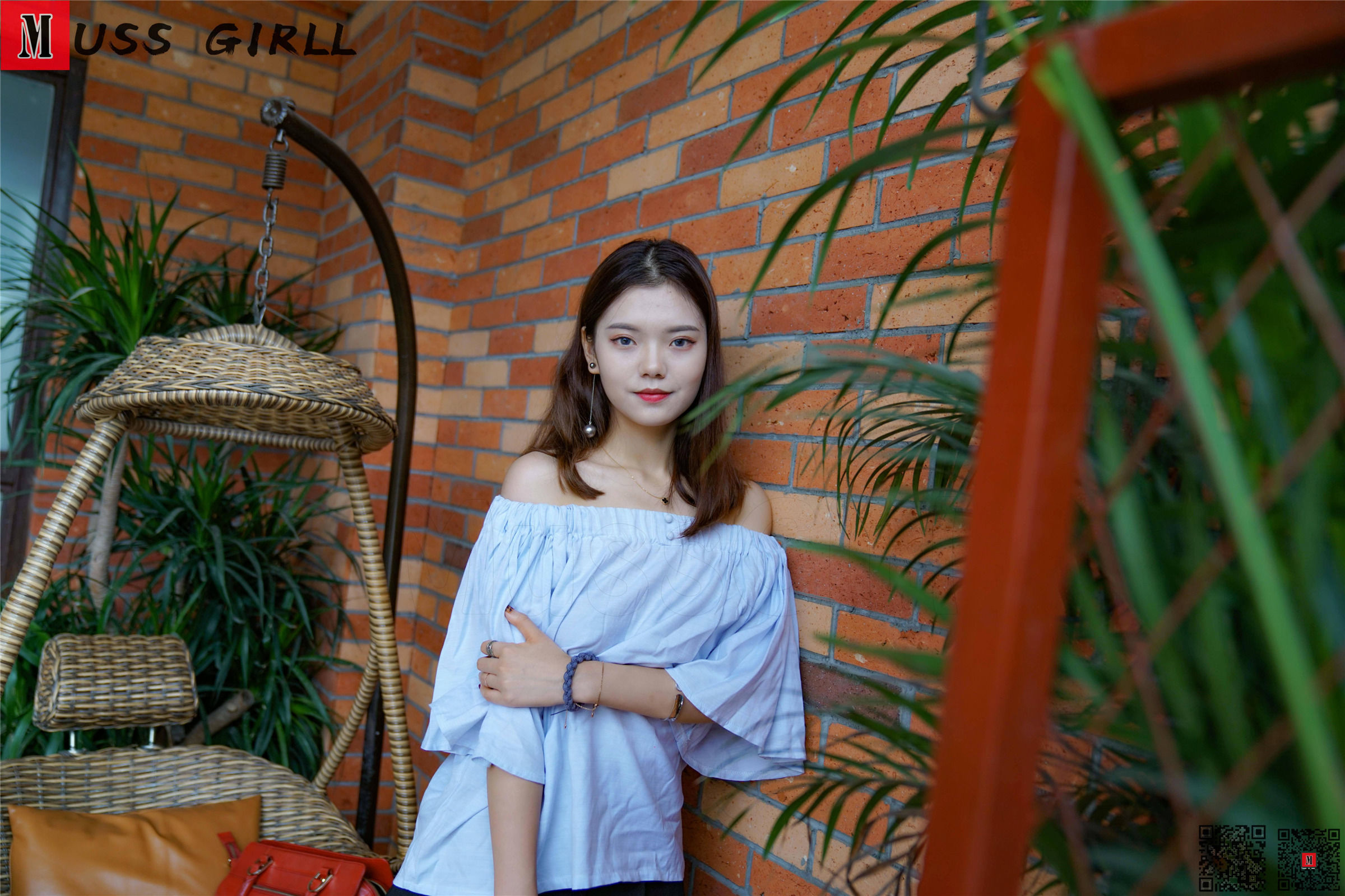 [慕丝女郎MussGirl] No.279 吊椅百褶裙肉丝_第2张