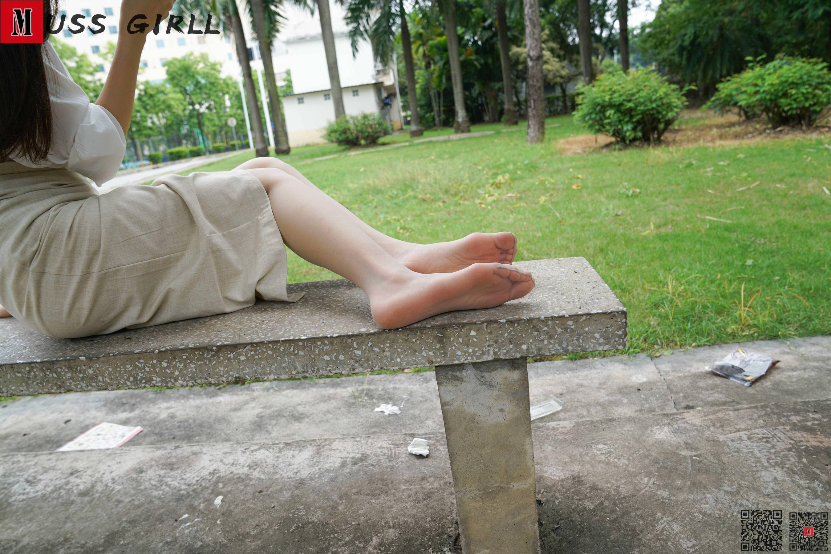 [慕丝女郎MussGirl] No.288 公园制服薄丝_第4张