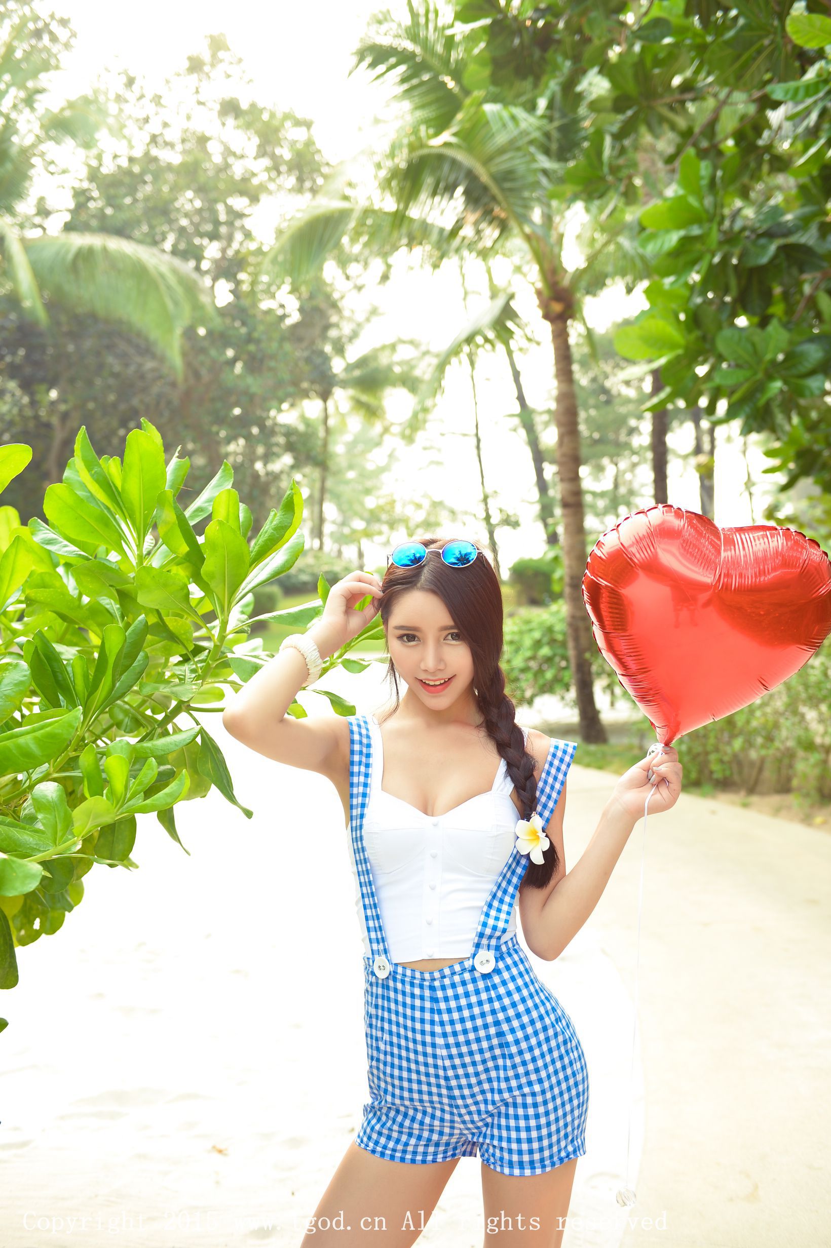 徐妍馨Mandy《普吉岛旅拍》极品吊带短裤女神 [TGOD推女神] 写真集_第4张