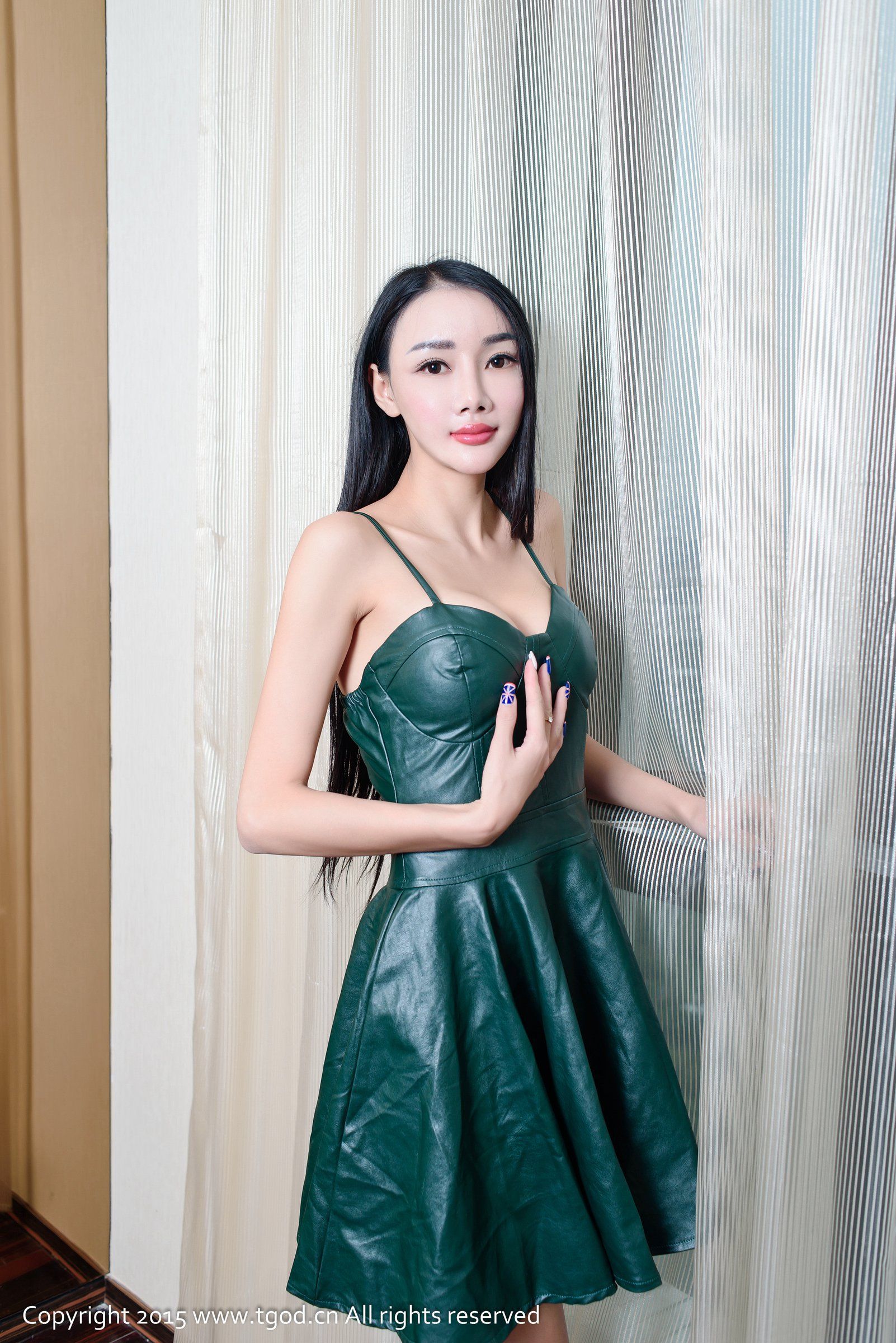 婕西儿jessie《迷人身段 魅惑的眼神》 [TGOD推女神] 写真集_第3张