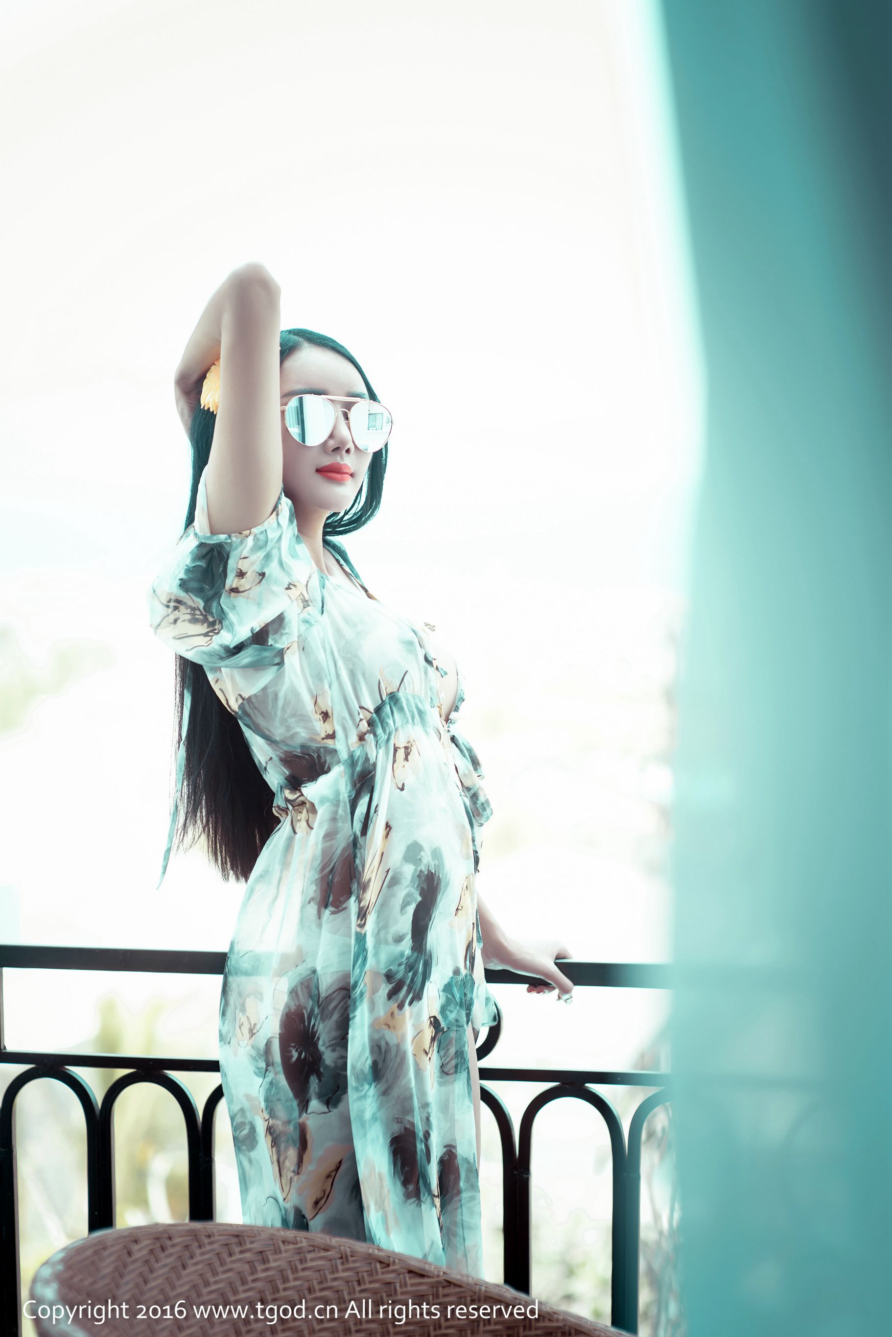 婕西儿jessie《性感翘臀大长腿》 [推女神TGOD]_第2张