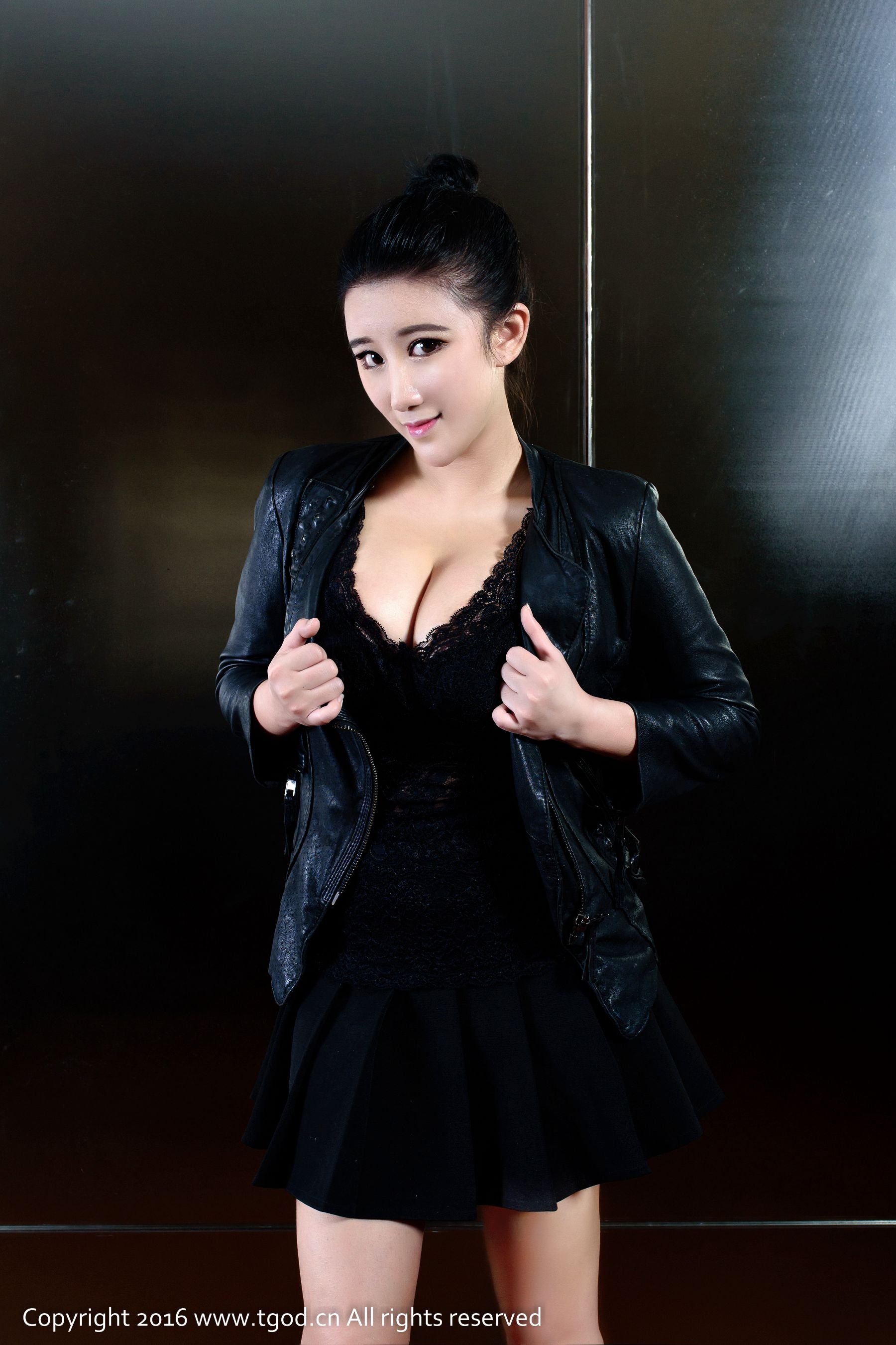 小紫藤《热辣焚身不自主》 [推女神/御女郎]_第3张