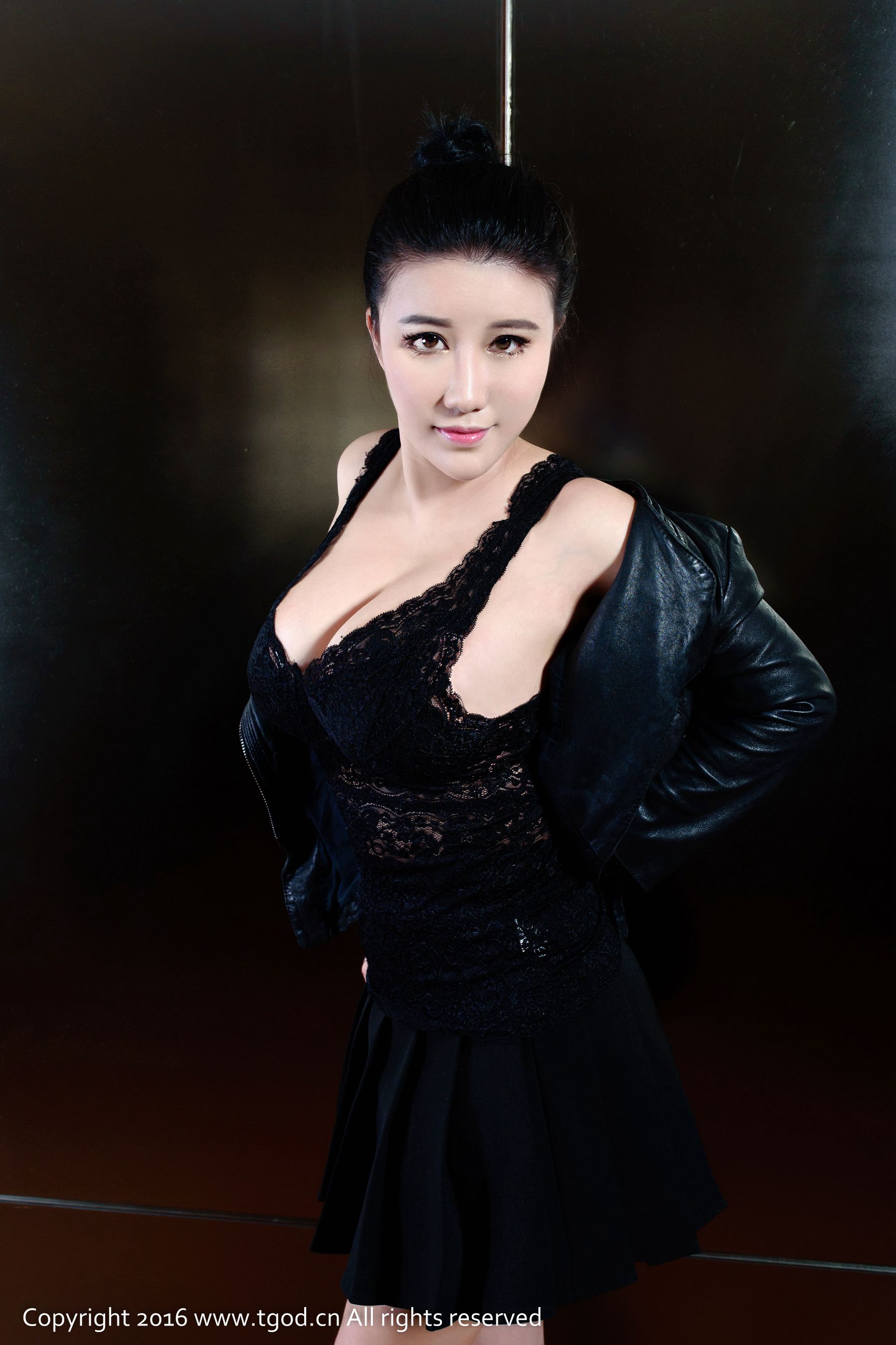 小紫藤《热辣焚身不自主》 [推女神/御女郎]_第5张