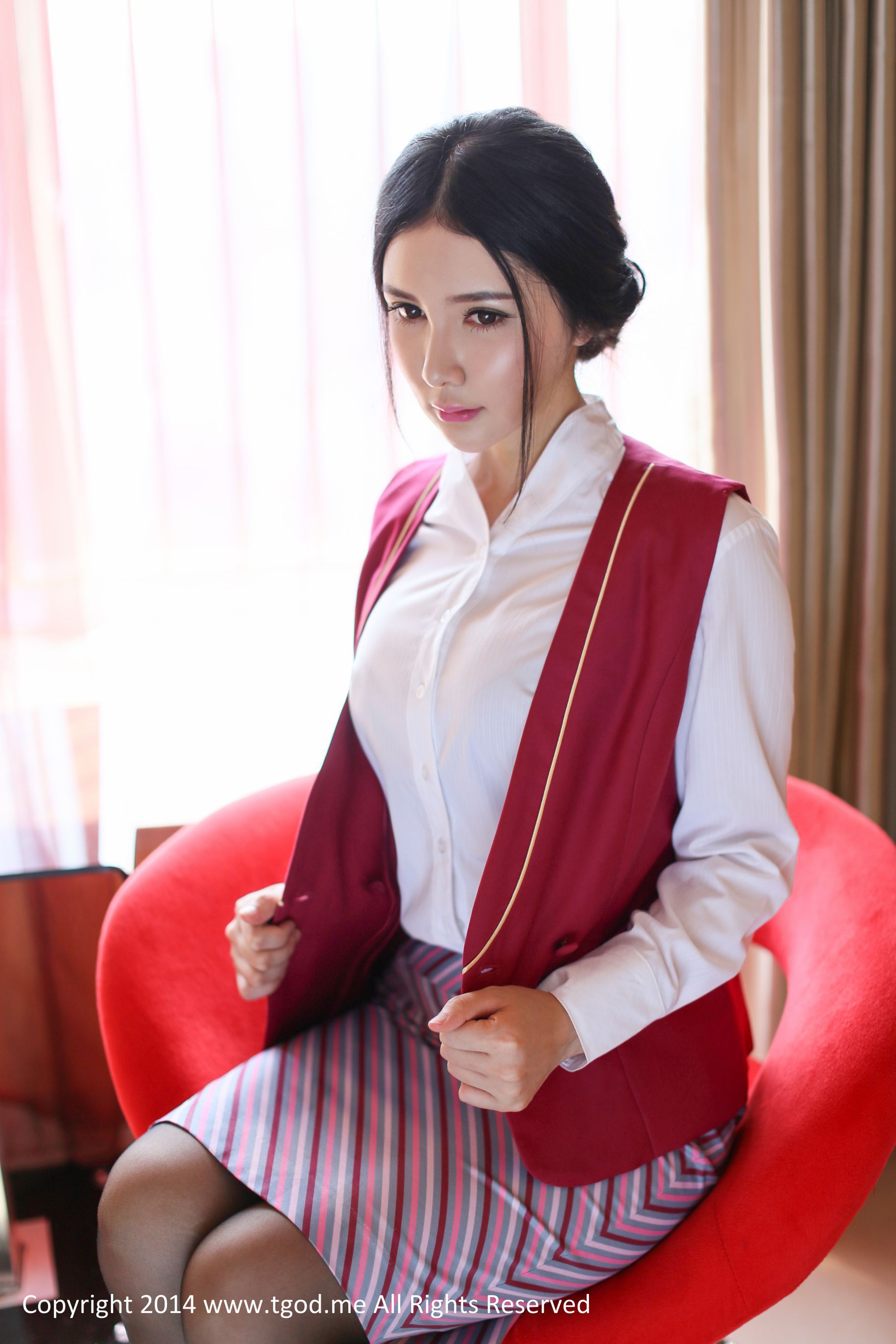 顾欣怡《空港迷失 空姐的私生活》下集 [TGOD推女神] 写真集_第4张