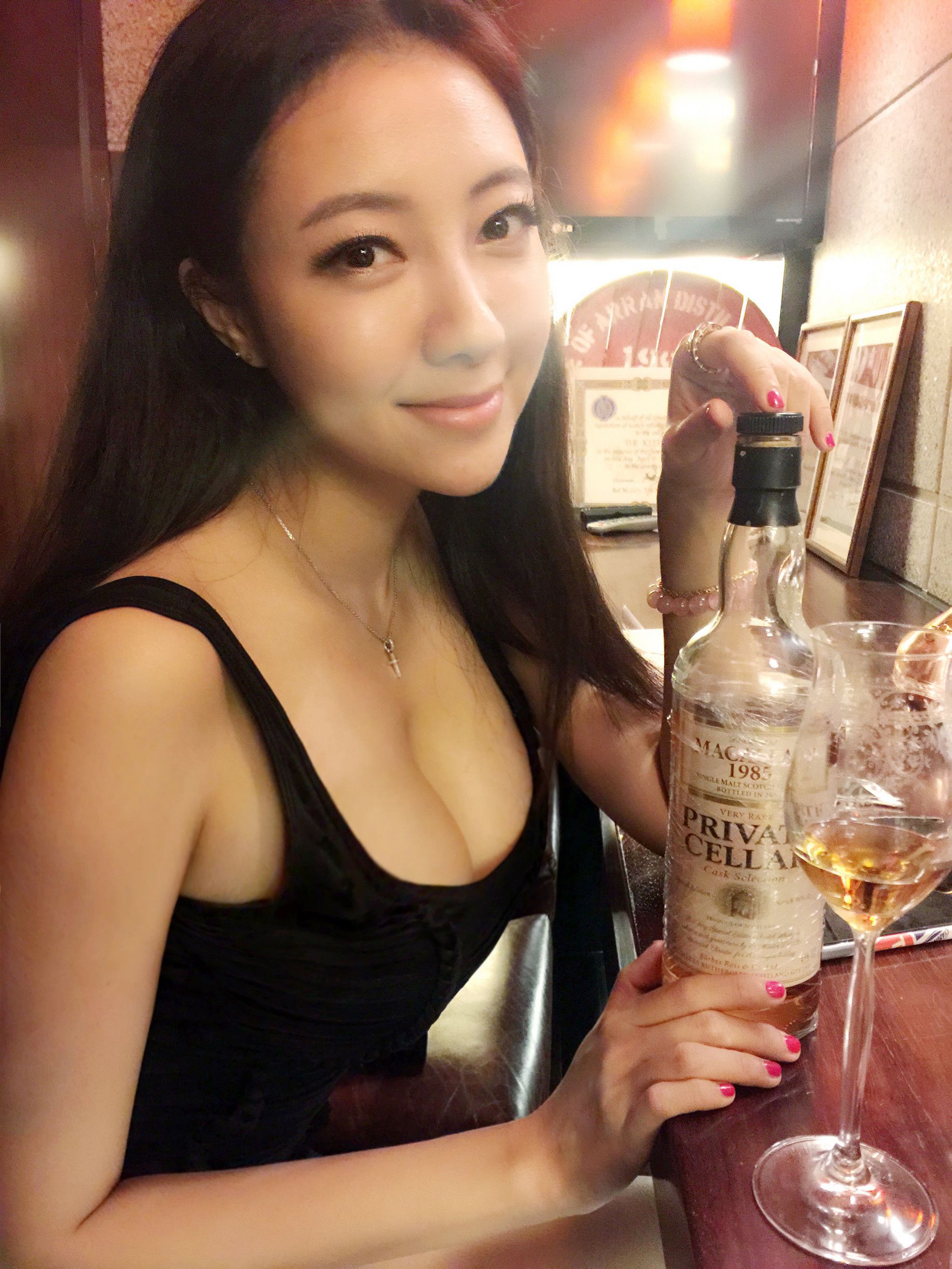 松果儿《艺术系硕士、网红界女神》 [推女郎TuiGirl] No.058_第1张