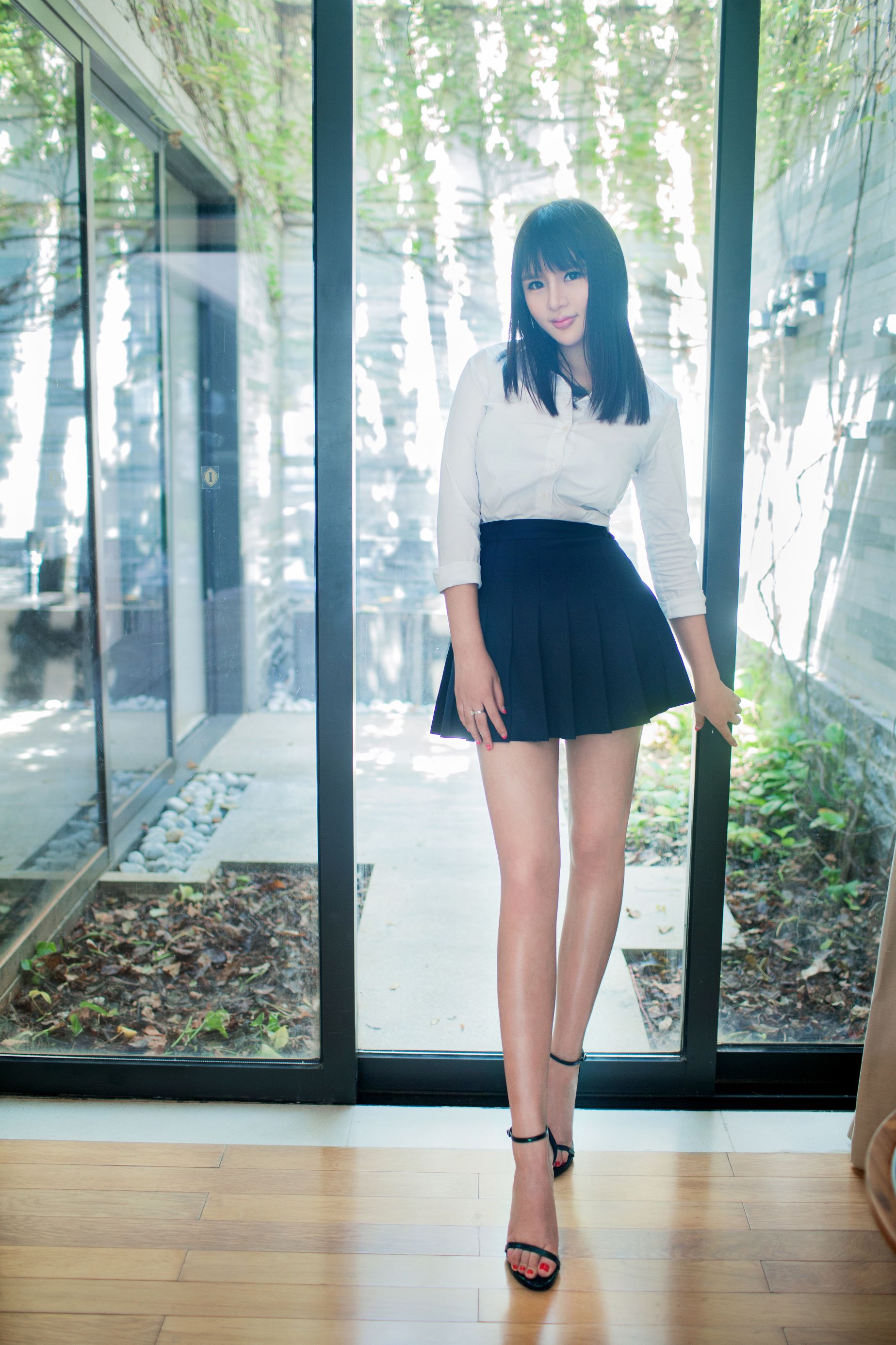 王依萌《萌颜巨乳、高大白美》 [推女郎TuiGirl] No.063_第3张