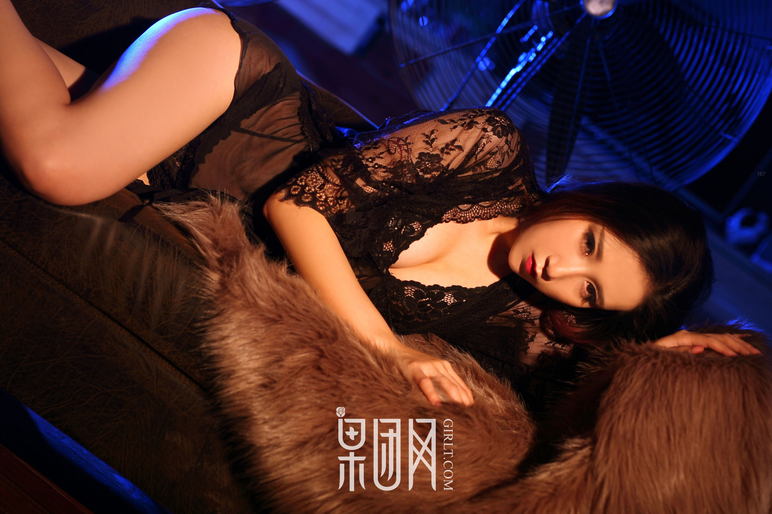 Miss琪《小蛮腰 护士服翘臀半裸》 [果团网Girlt] No.007_第2张