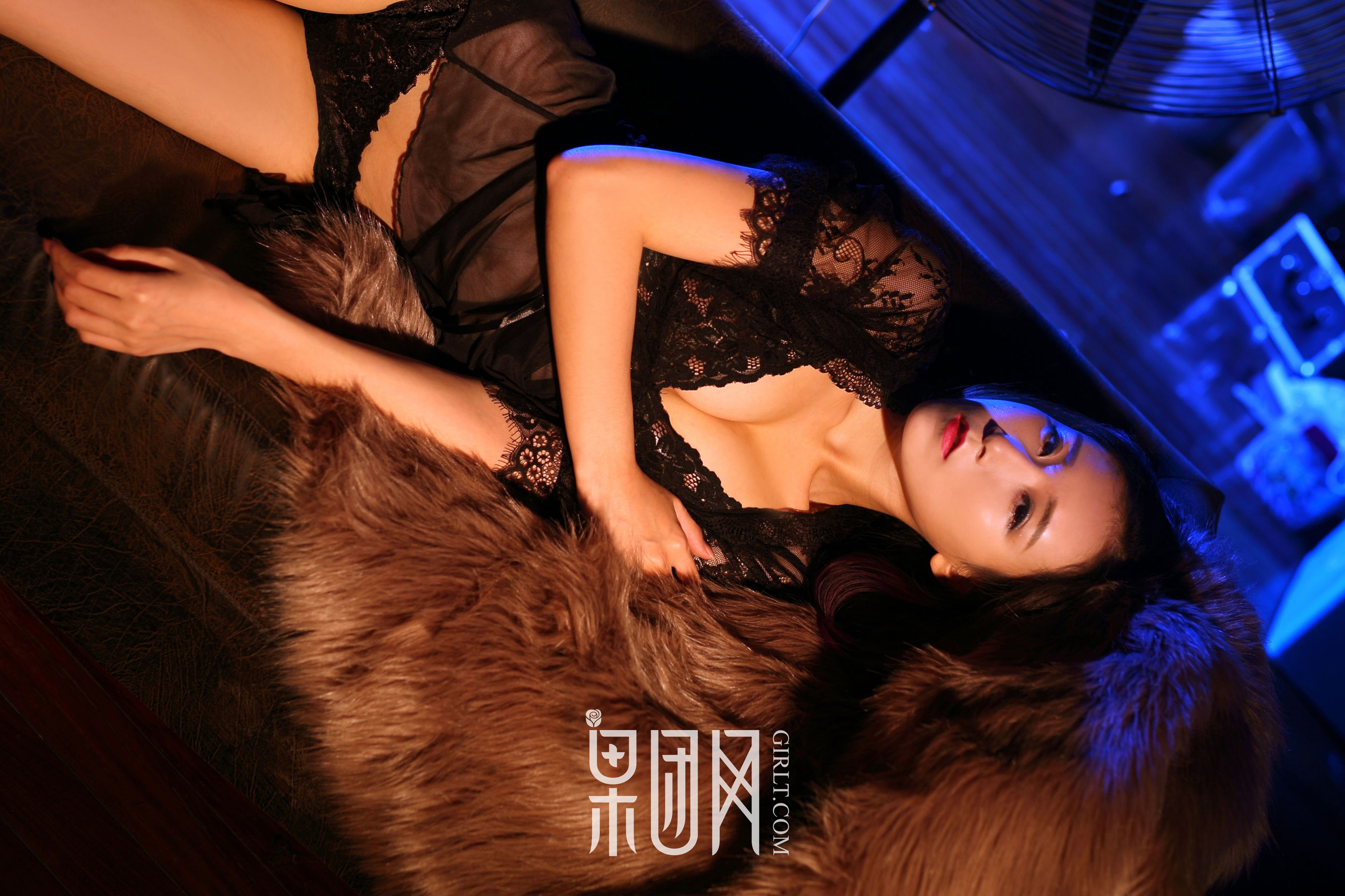 Miss琪《小蛮腰 护士服翘臀半裸》 [果团网Girlt] No.007_第4张