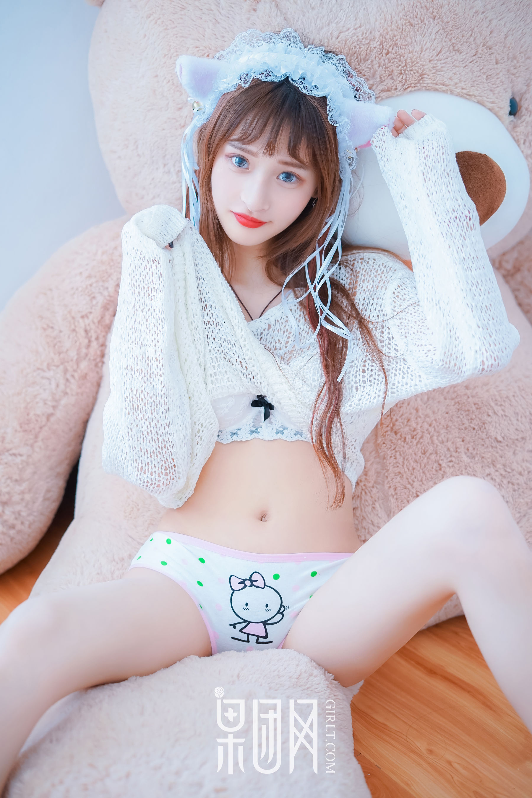 little贝殼《裸露香肩美背大玩cosplay》 [果团网Girlt] No.022_第4张