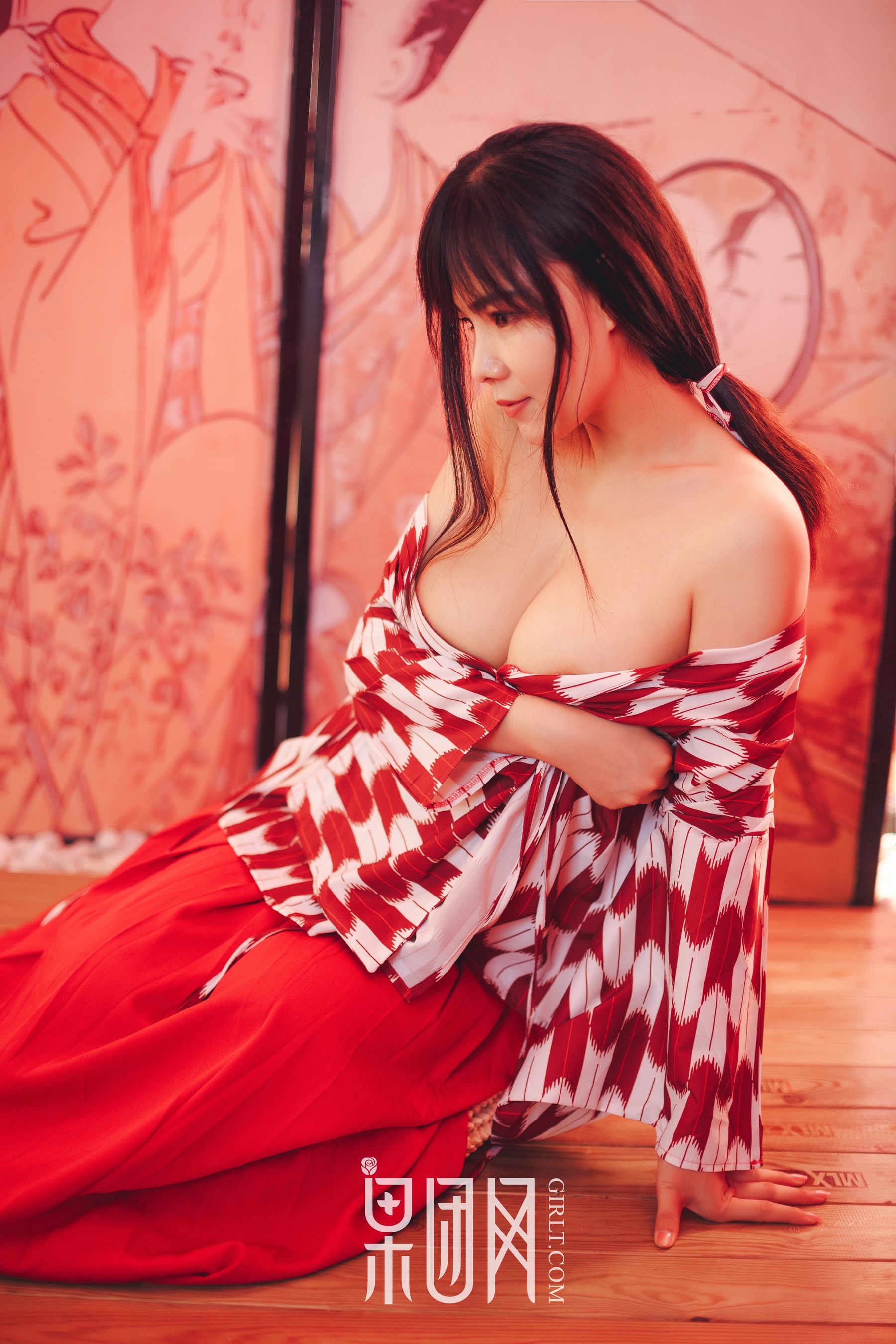 丁筱南《短尾狐&兔女郎大玩SM捆绑》 [果团网Girlt] No.045_第4张