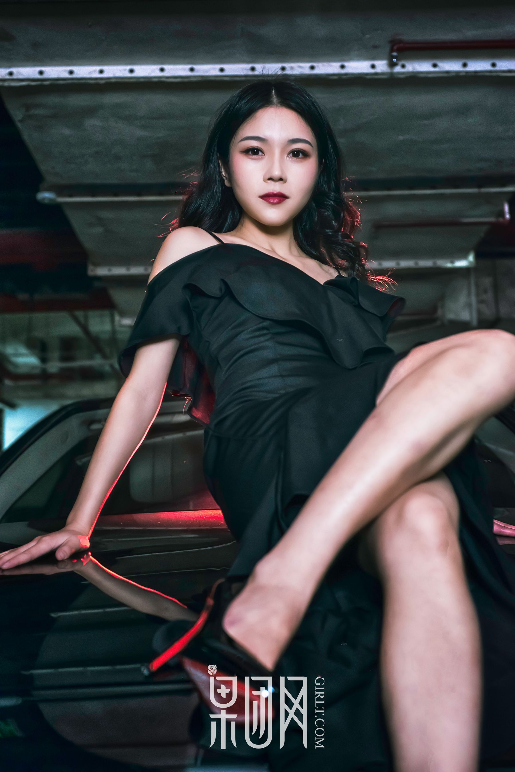 微微《美女vs豪车，你选择哪个！》 [果团网Girlt] No.107_第3张