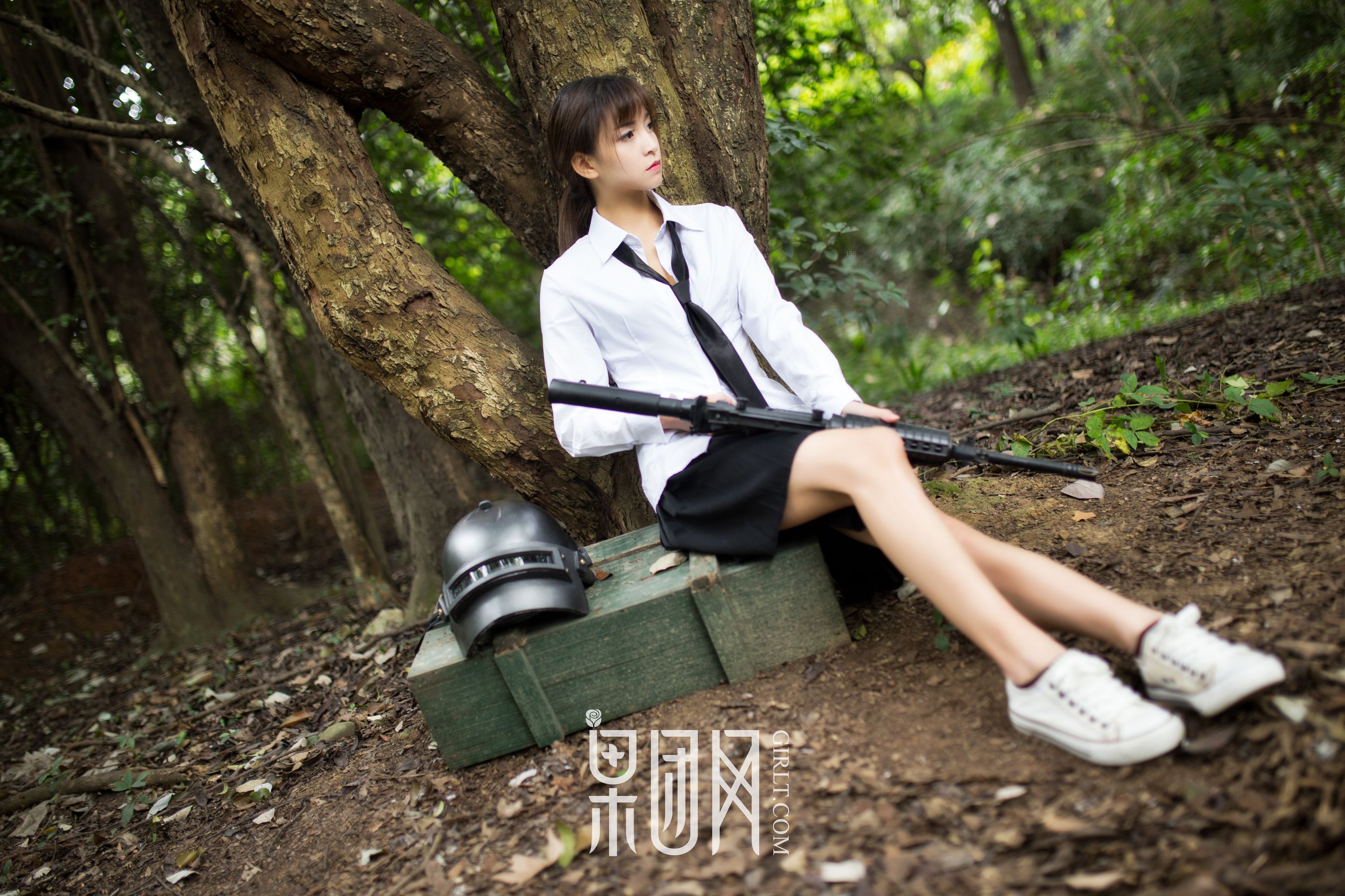 蘑菇《美女野外激战，性感撩人！》 [果团网Girlt] NO.109_第2张