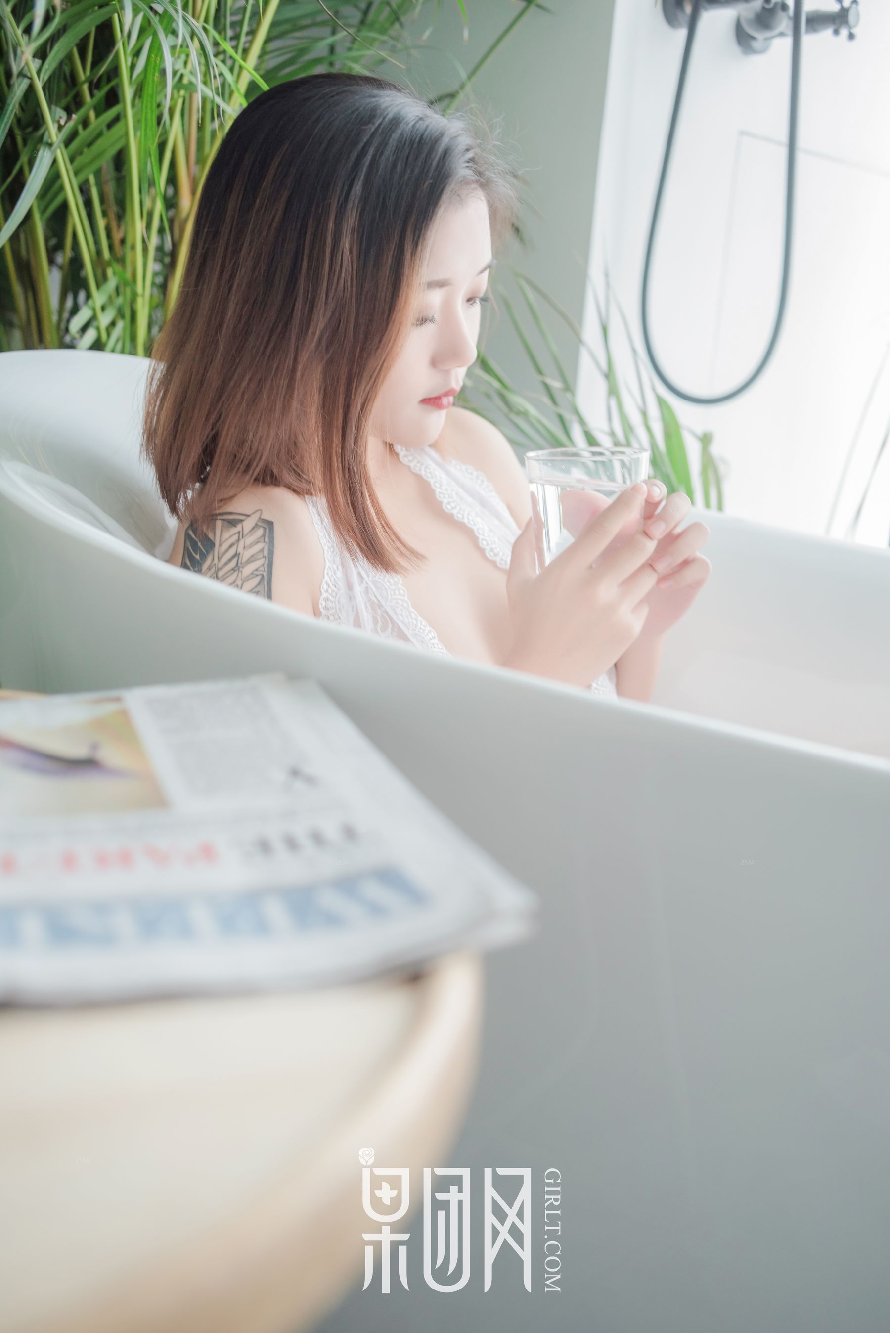 《骄傲的芭比女神坠落凡间！》 [果团Girlt] No.120_第2张