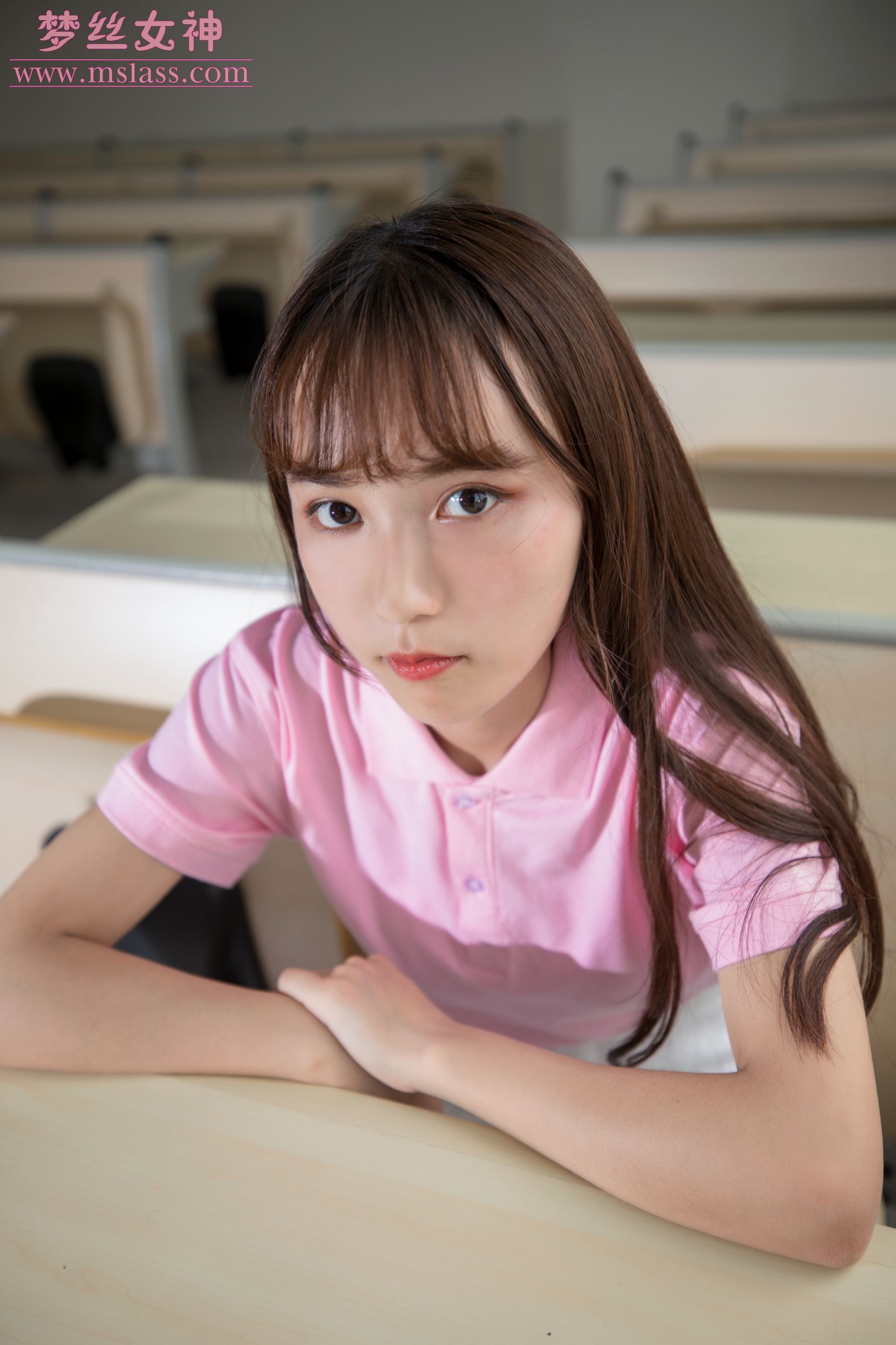 [梦丝女神MSLASS]  小兔 校园黑丝和白丝的可爱_第2张