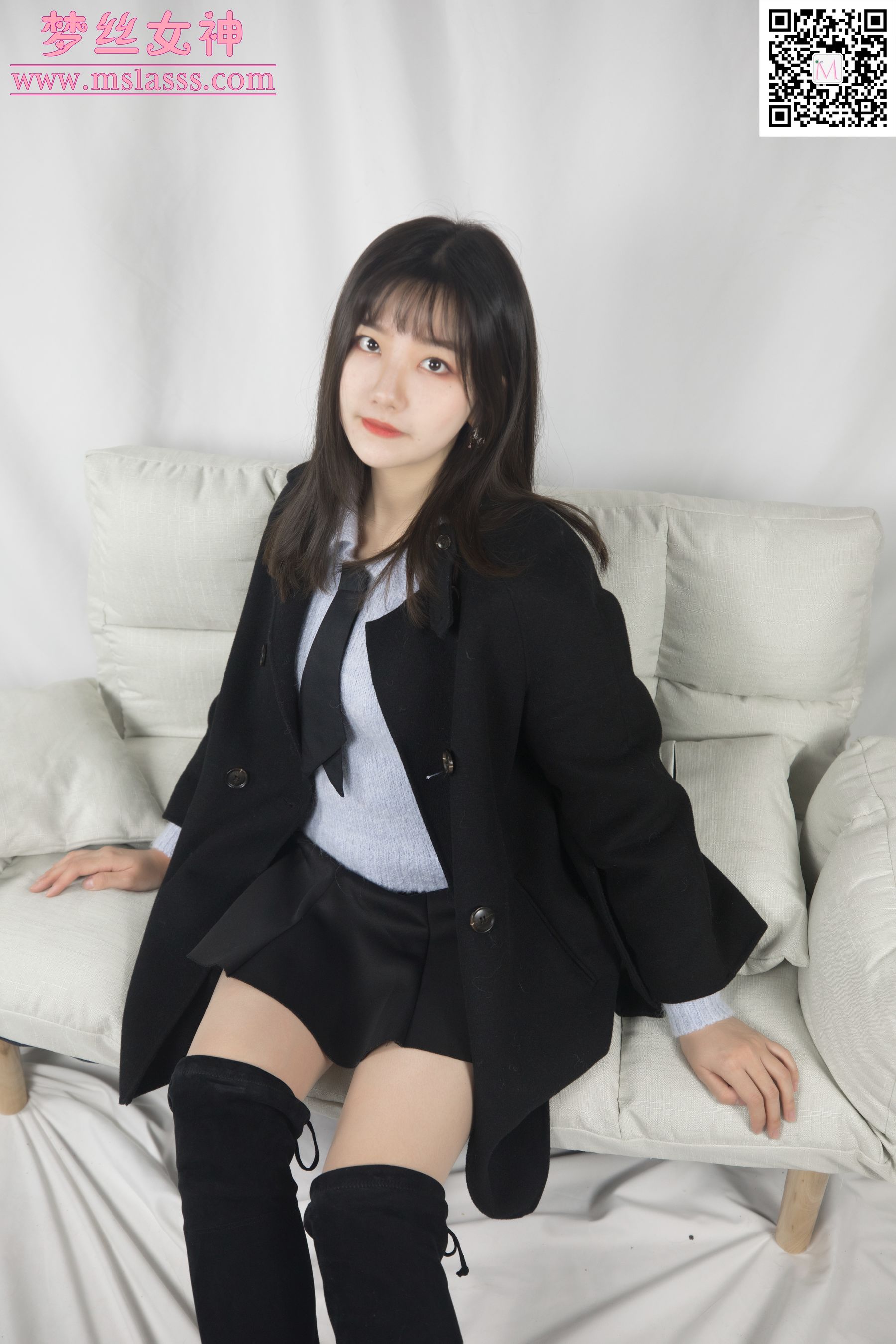 [梦丝女神MSLASS]  小盐 黑风衣下的美腿_第3张