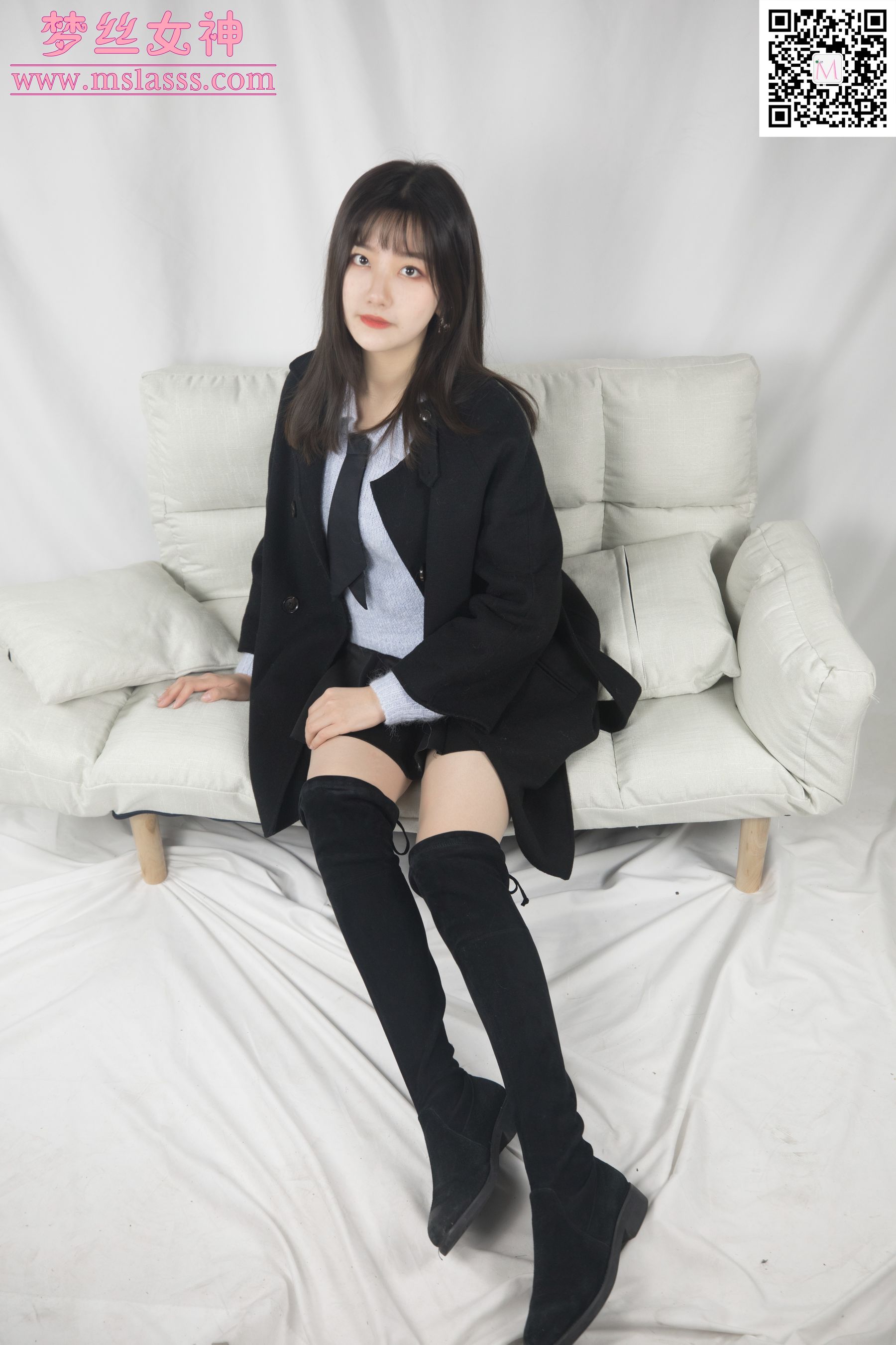 [梦丝女神MSLASS]  小盐 黑风衣下的美腿_第4张