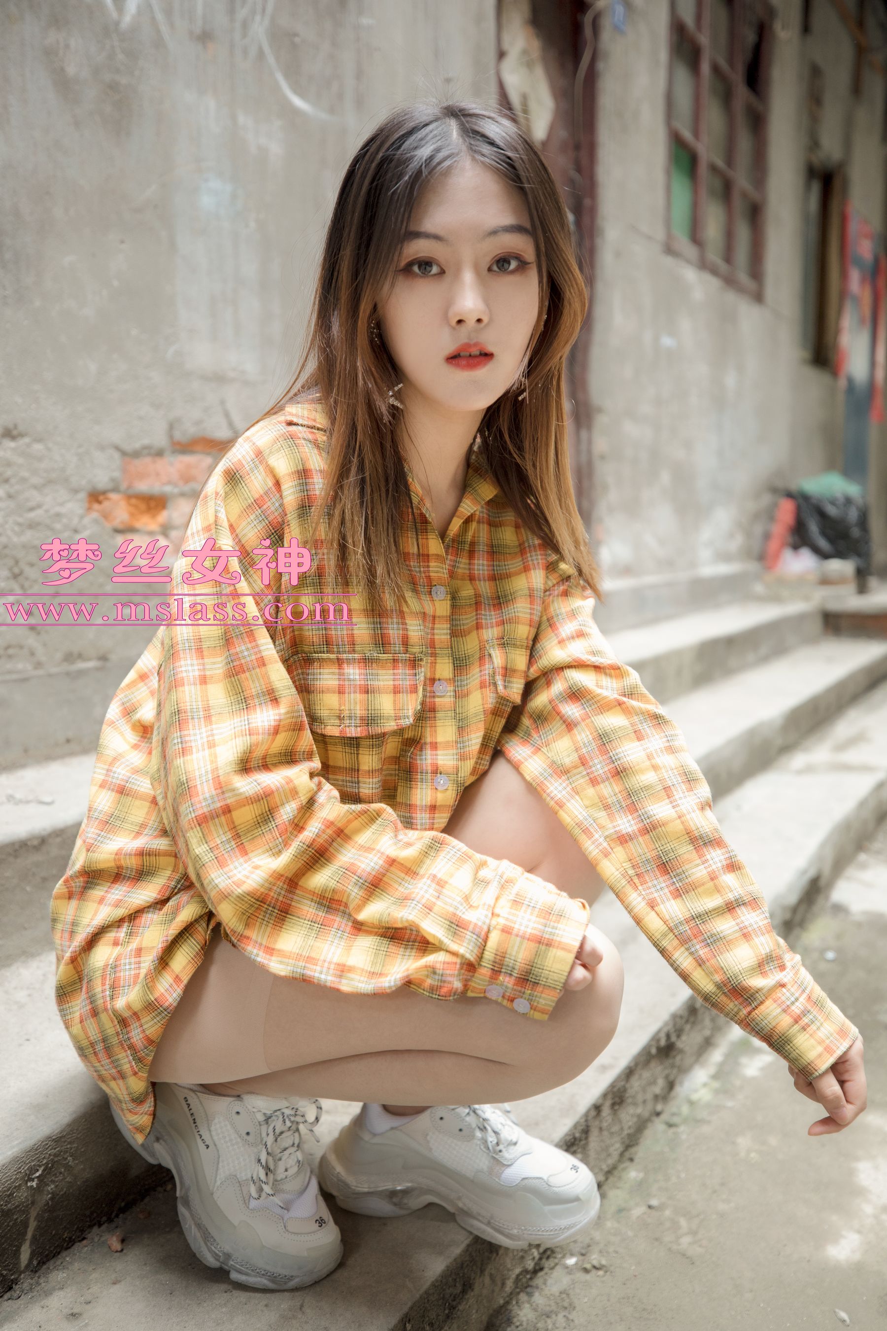 [梦丝女神MSLASS]  梦素 复古楼的性感美_第1张