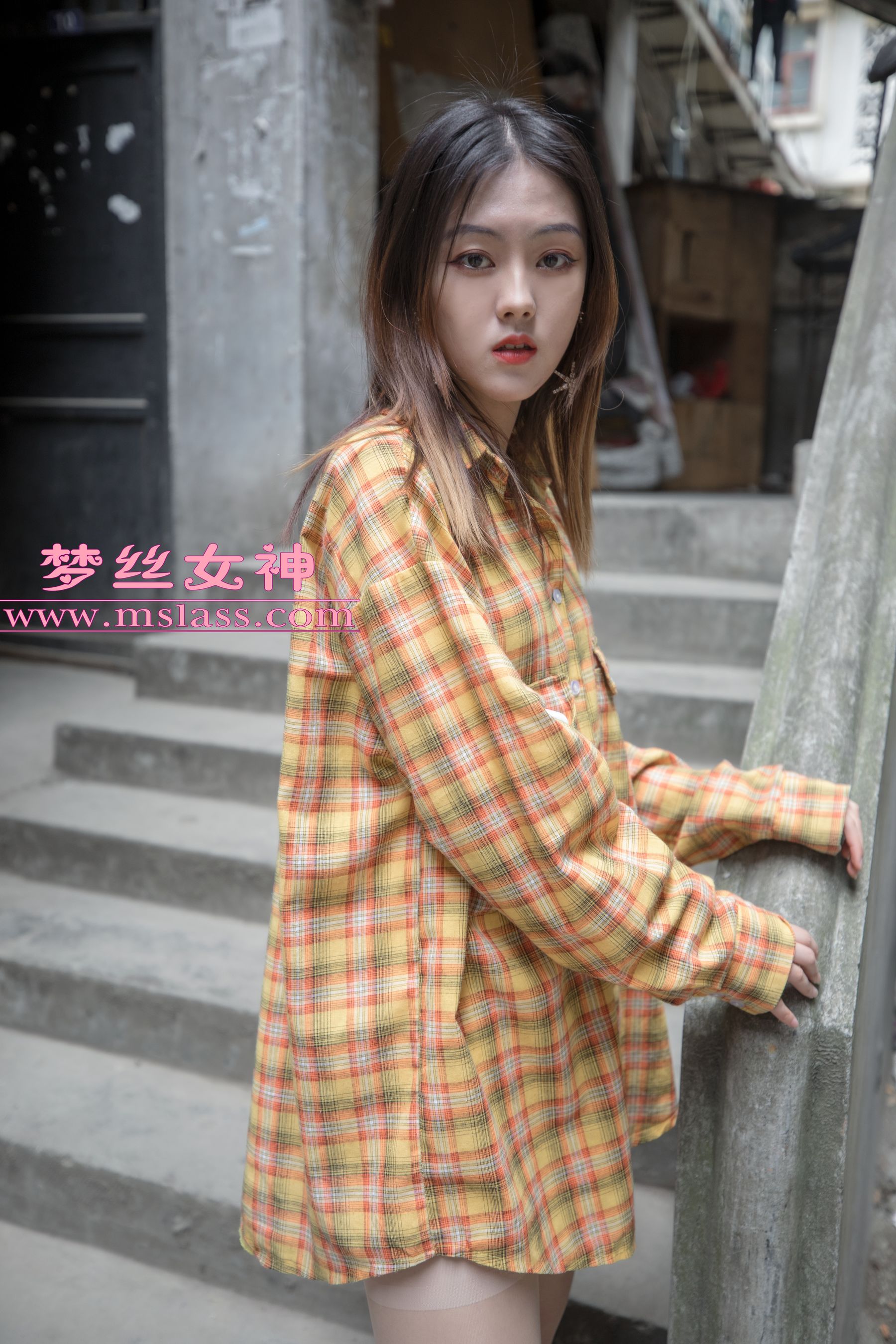[梦丝女神MSLASS]  梦素 复古楼的性感美_第2张