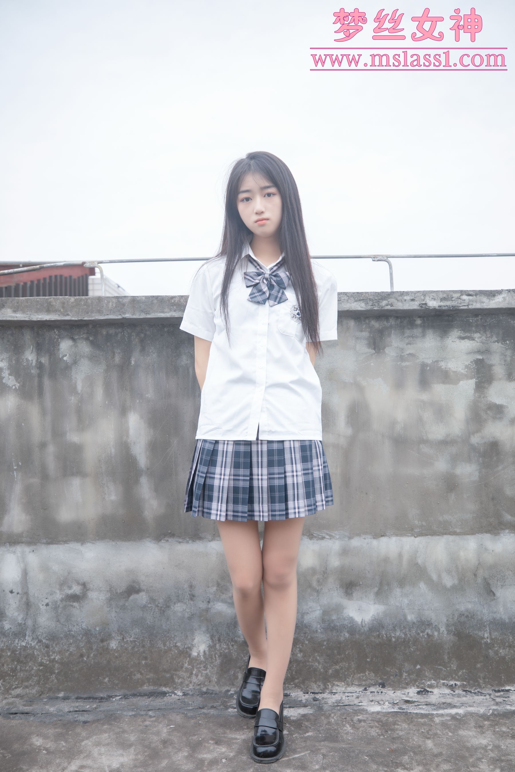 [梦丝女神MSLASS]  王娇娇 天台JK少女_第4张