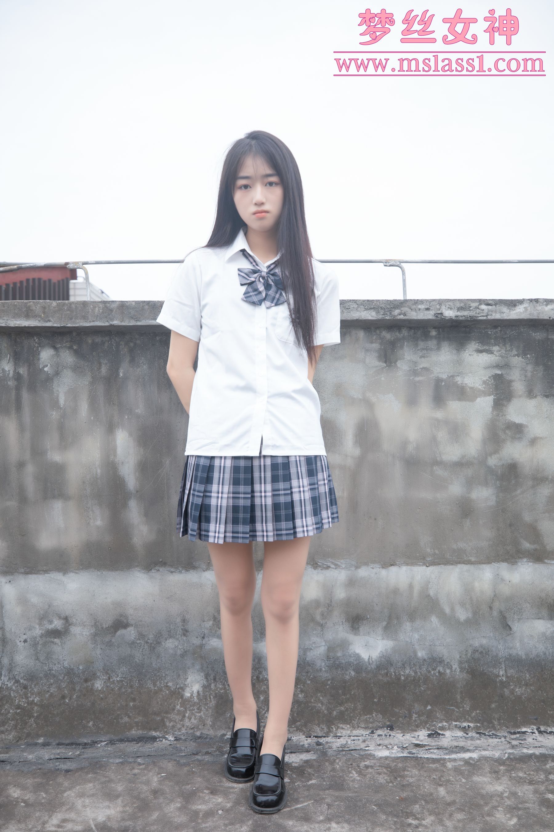 [梦丝女神MSLASS]  王娇娇 天台JK少女_第5张