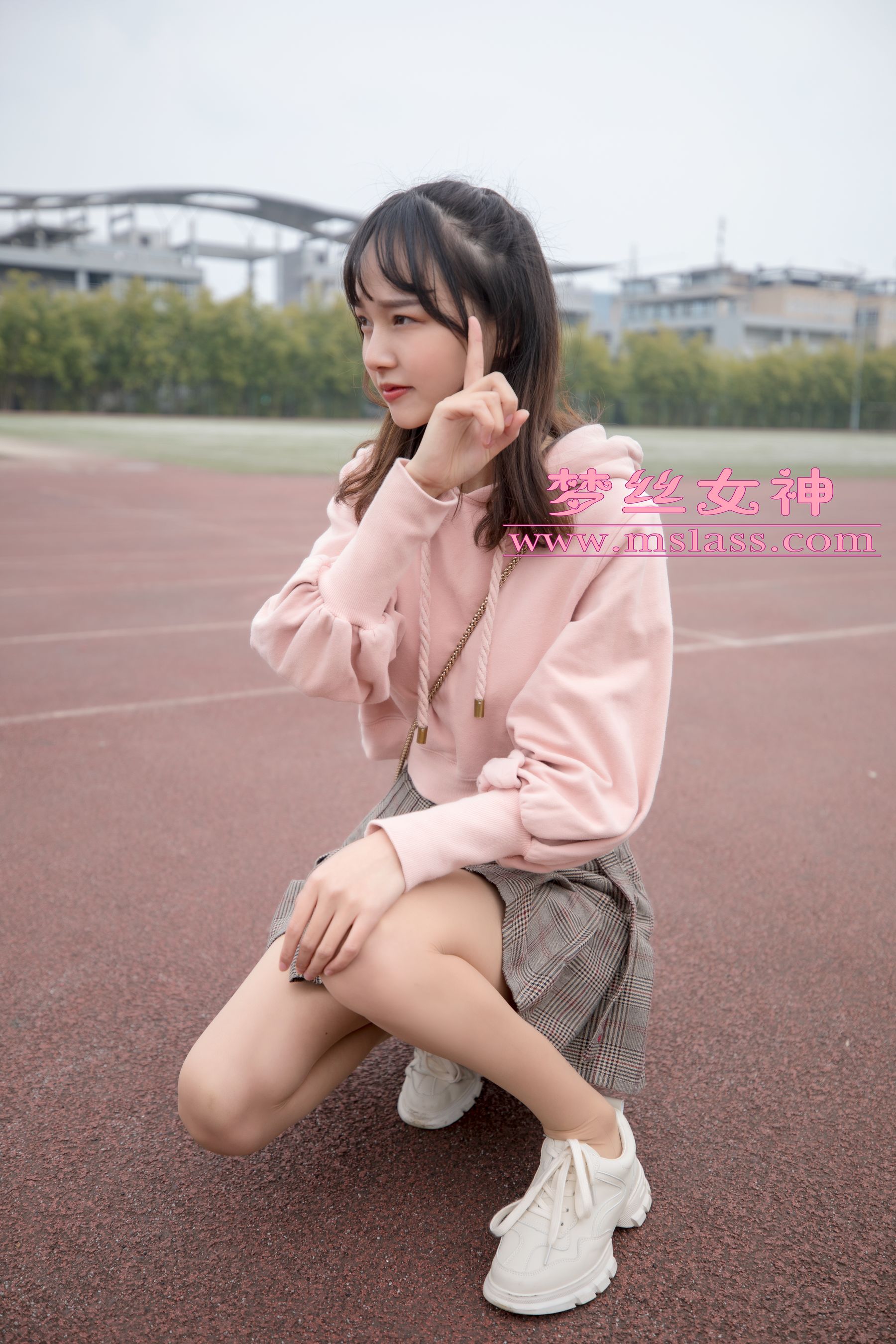 [梦丝女神MSLASS]  玥玥 操场小甜心_第2张