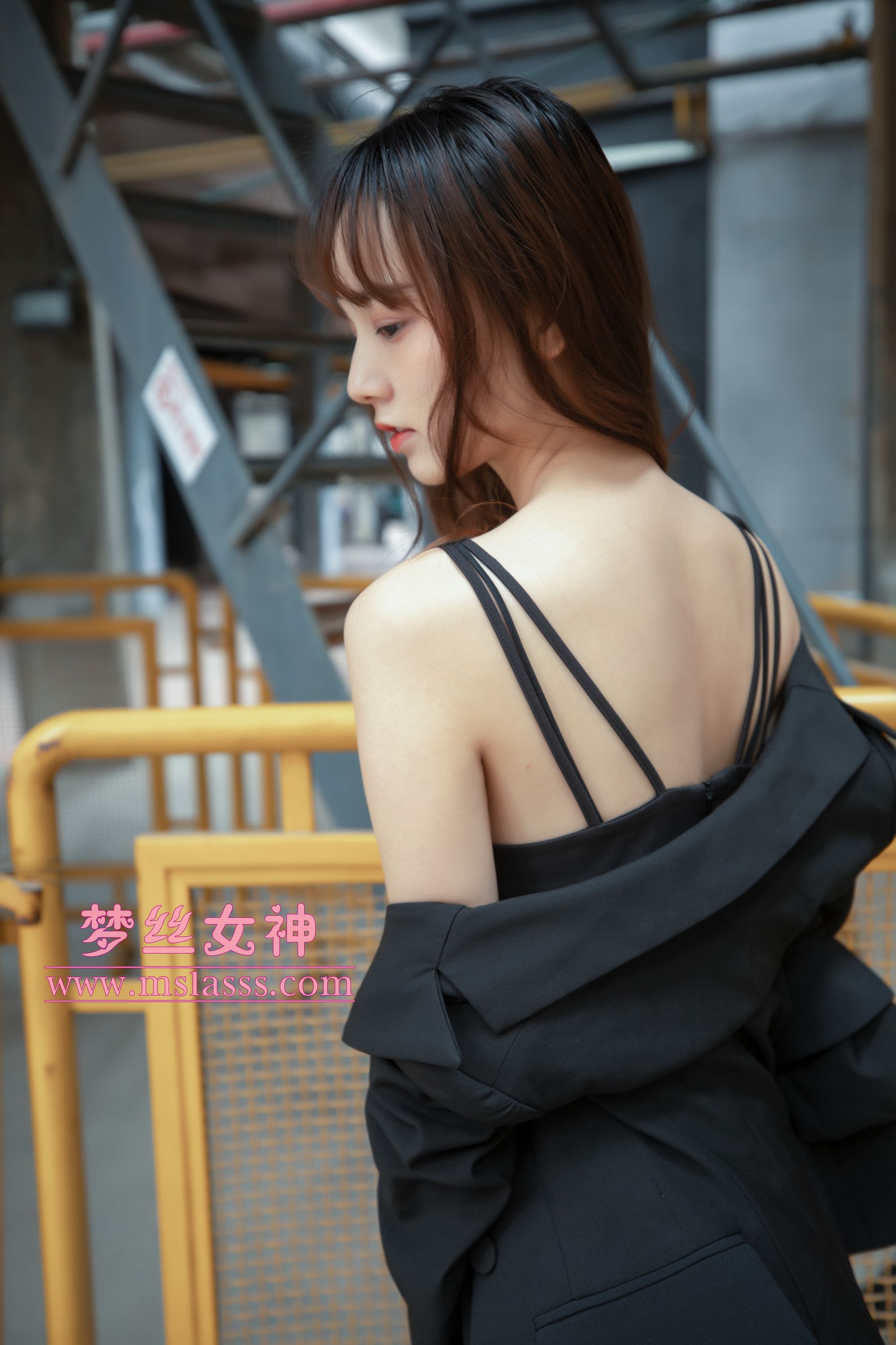 [梦丝女神MSLASS]  玥玥 火车超自然系_第3张