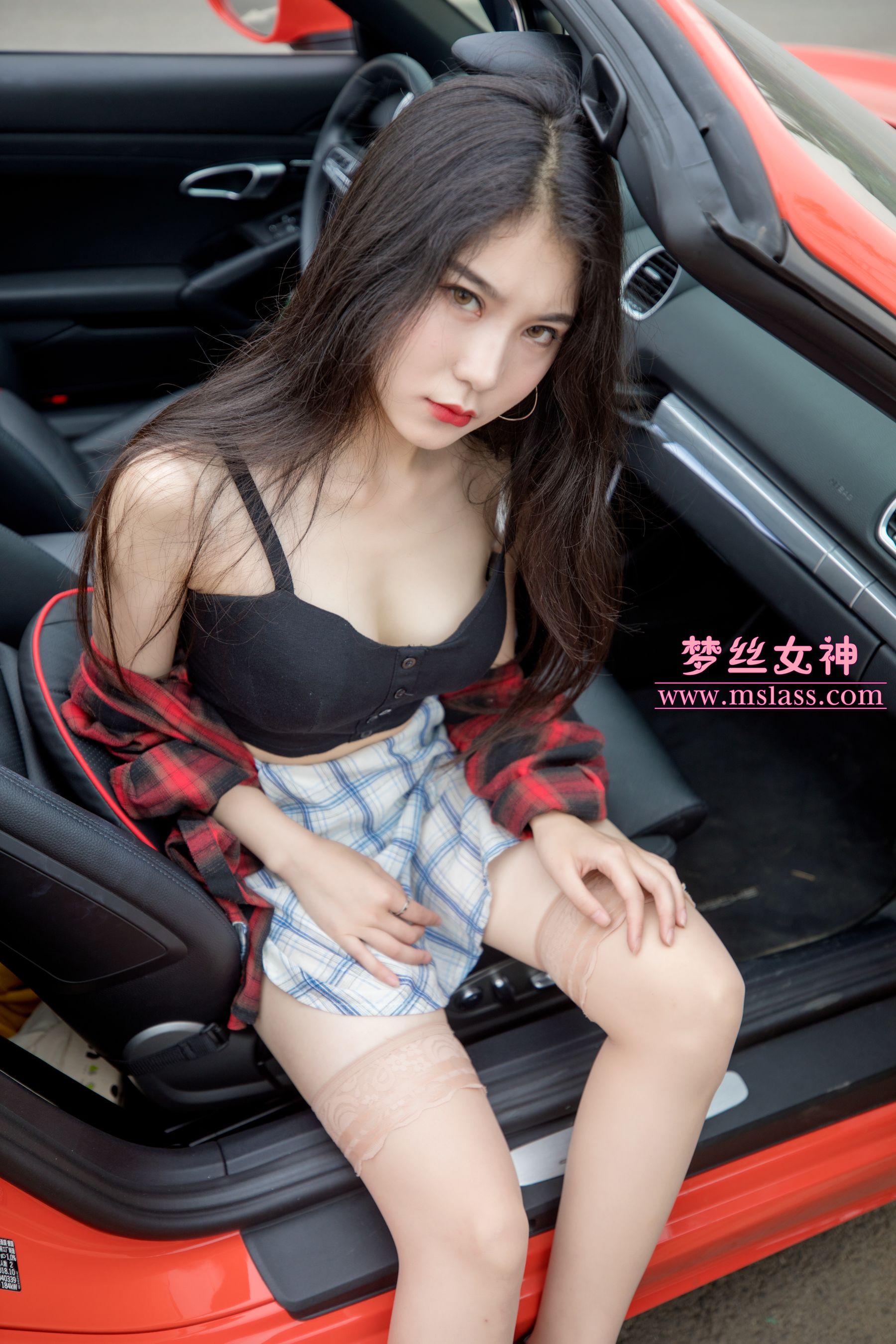 [梦丝女神MSLASS]  苏安希 跑车丝袜女神_第5张