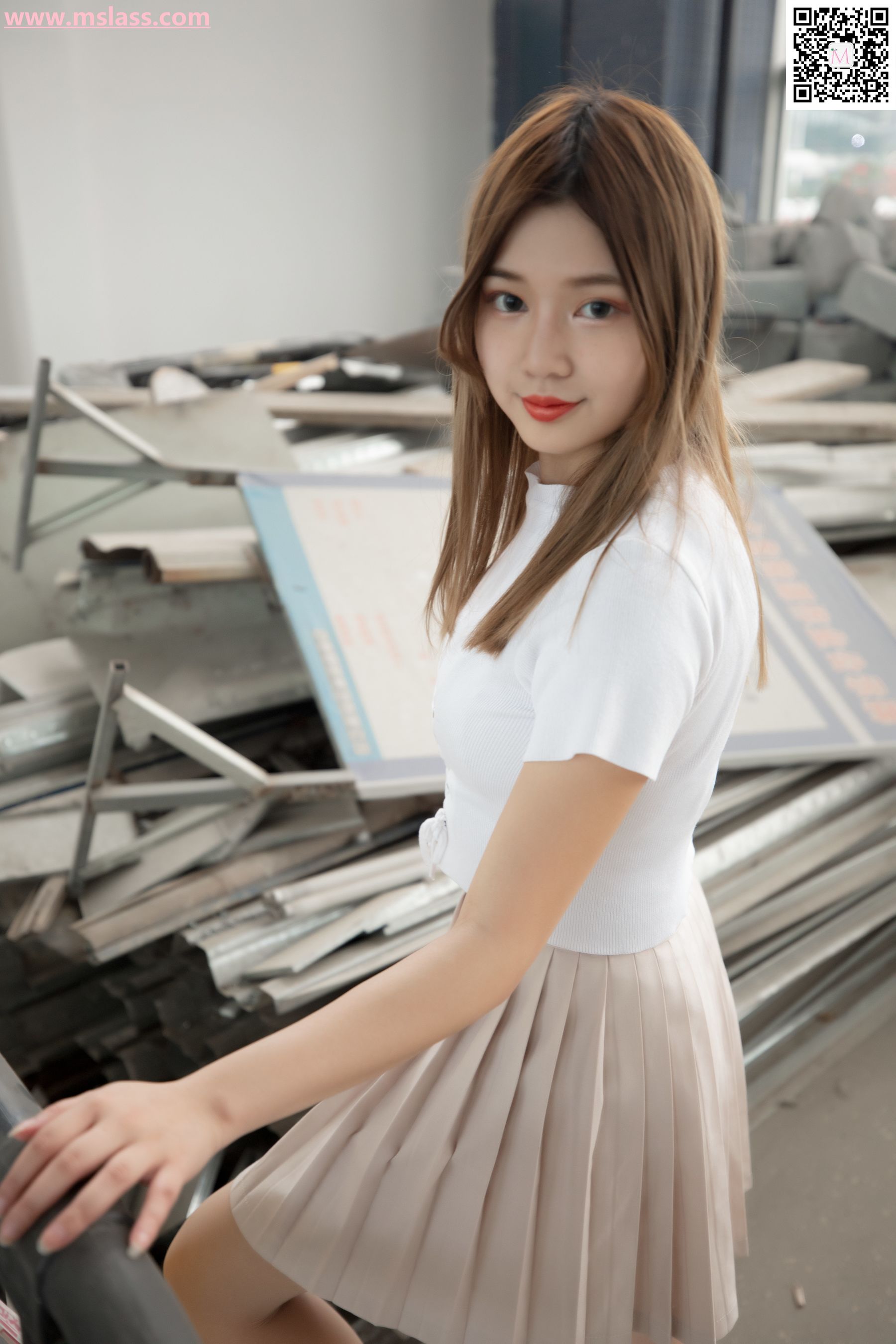 [梦丝女神MSLASS]  除夕 废墟的小白鞋_第2张