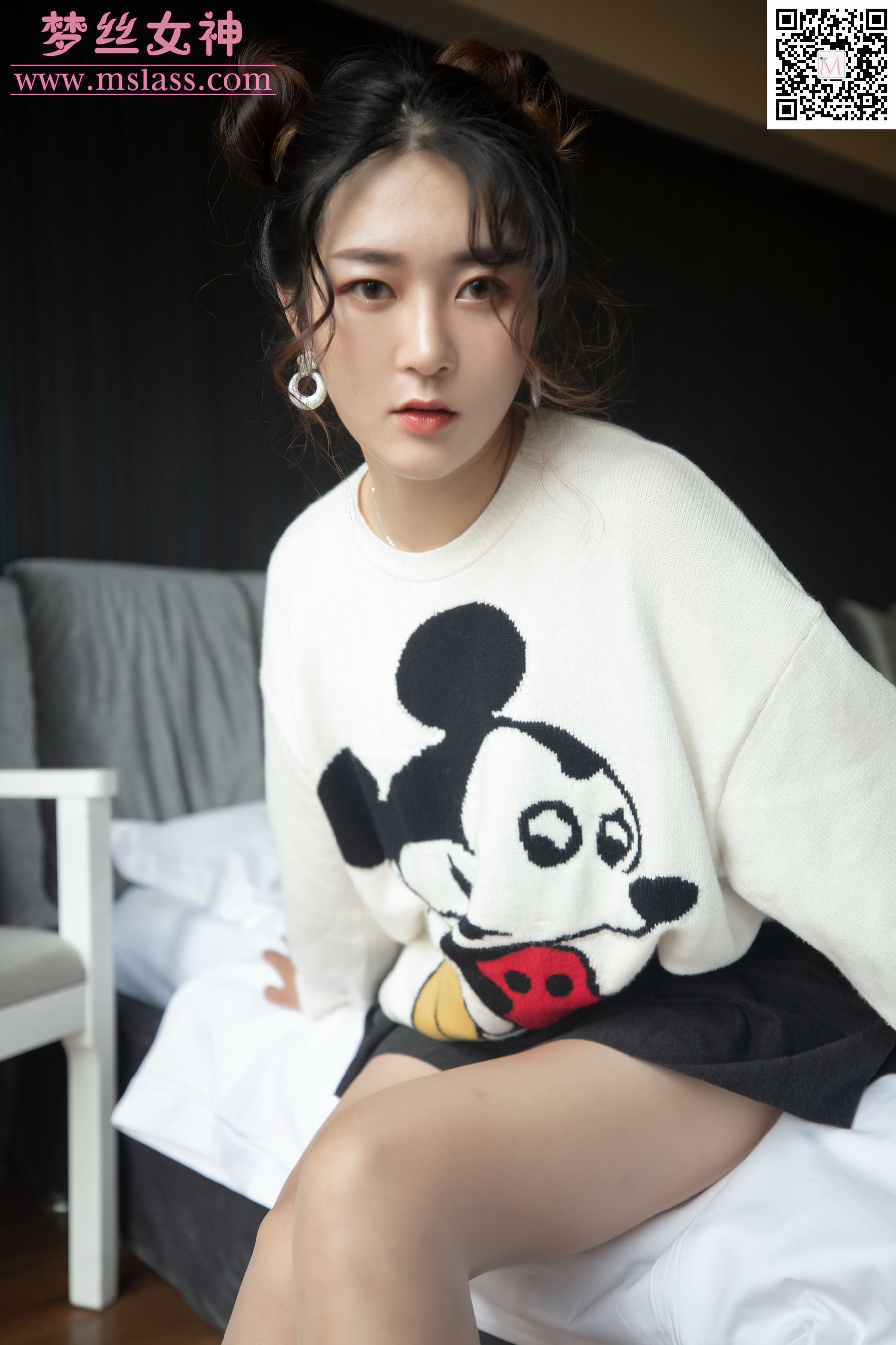 [梦丝女神MSLASS]  雨晨 白卫衣下的美_第5张