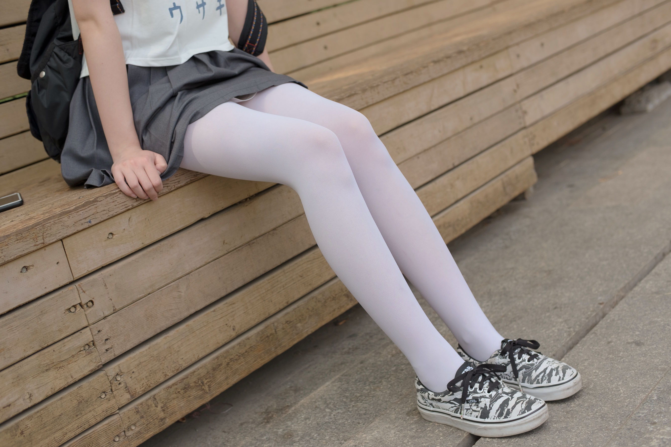 [森萝财团] R15-014 白丝妹妹游园_第1张