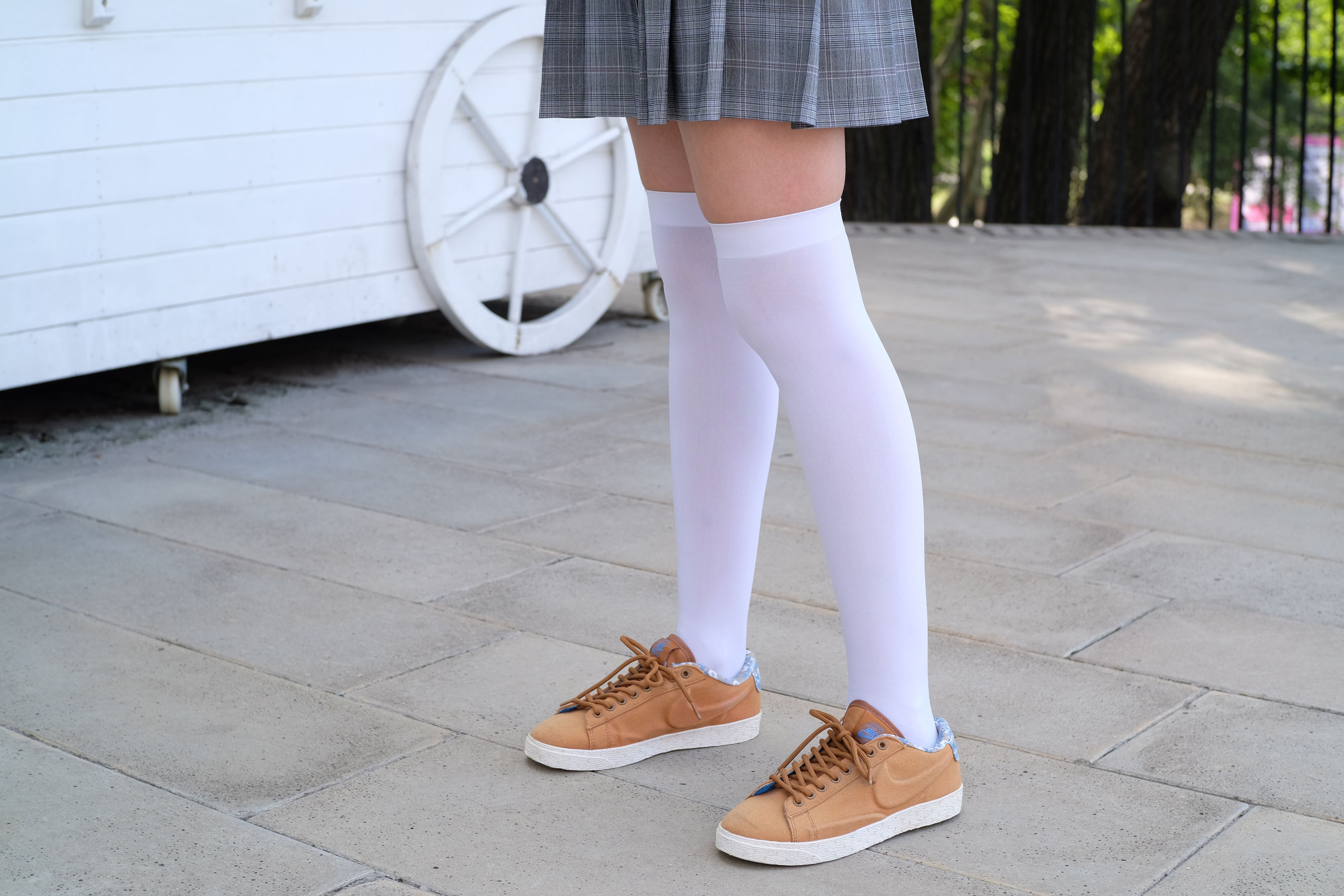 [森萝财团] R15-032 湖边戏水白丝_第1张