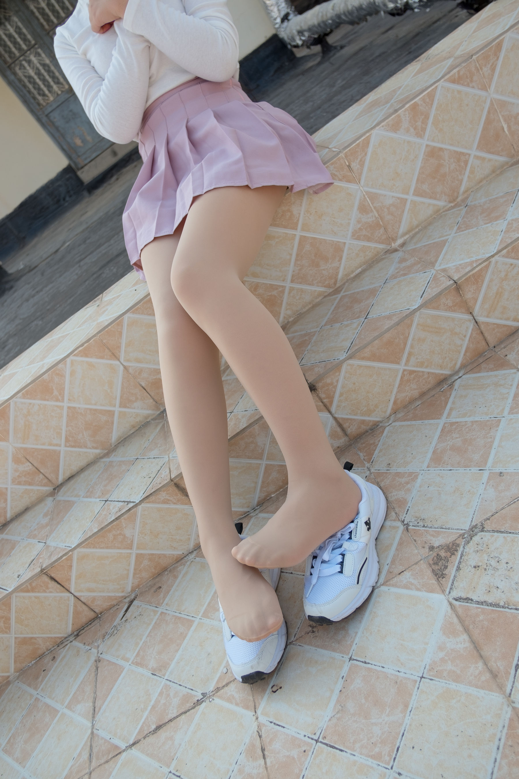 [森萝财团] R15-038 肉丝大胸妹_第5张