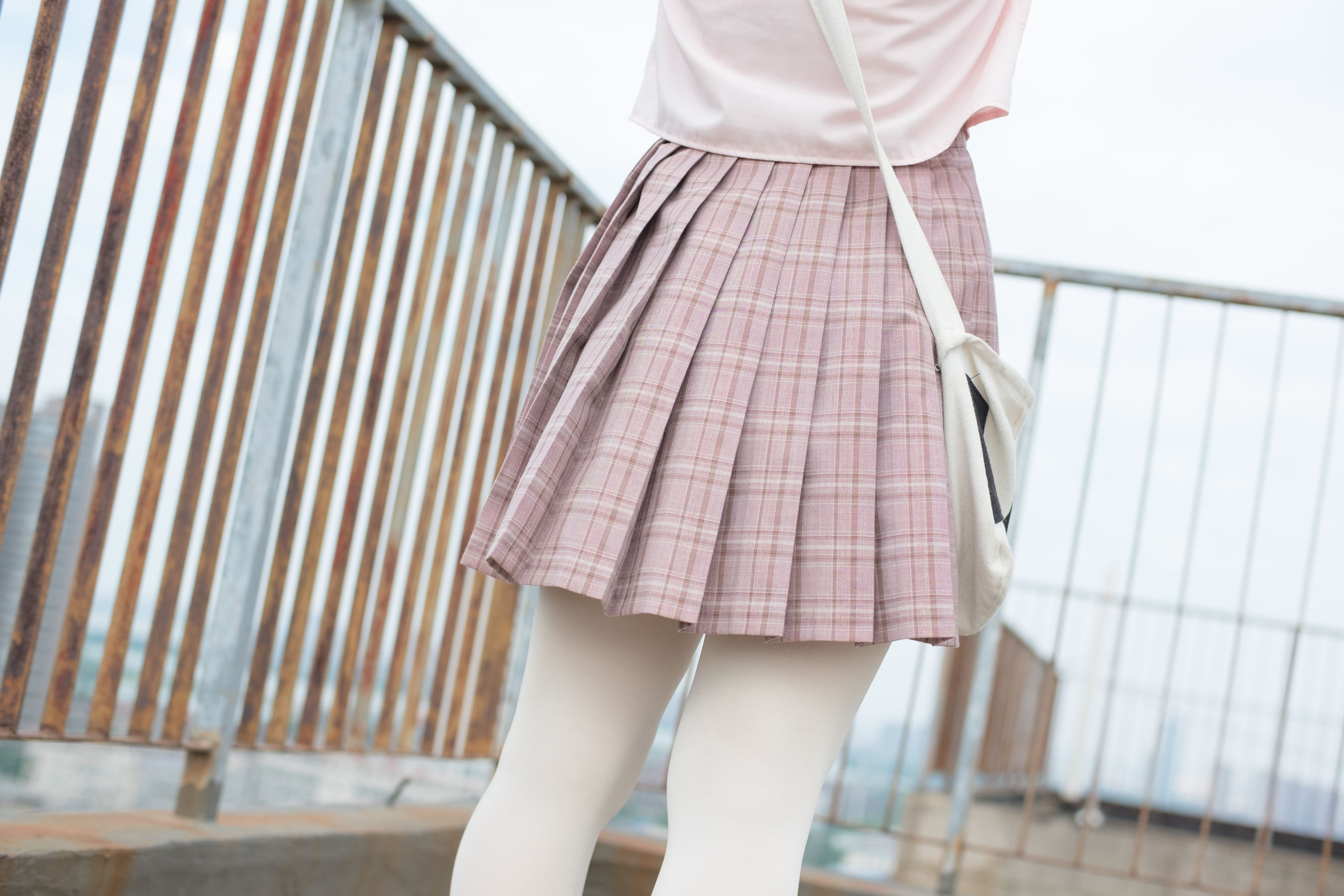 [森萝财团] BETA-001 高中生的户外白丝_第2张