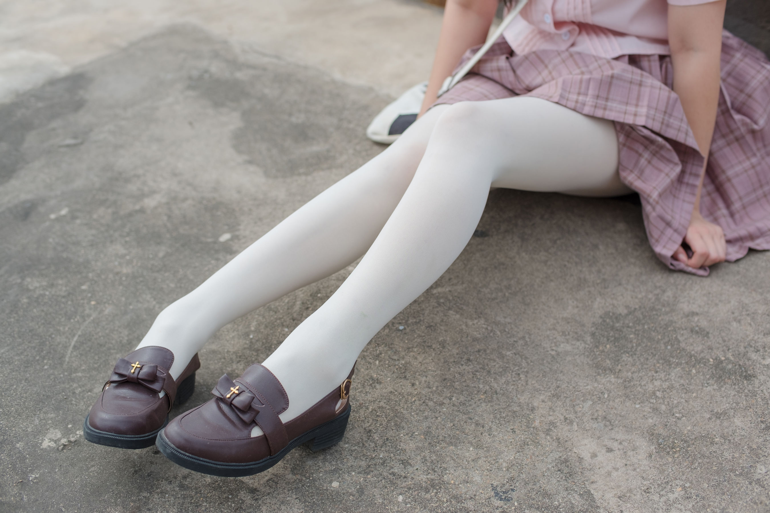 [森萝财团] BETA-001 高中生的户外白丝_第4张