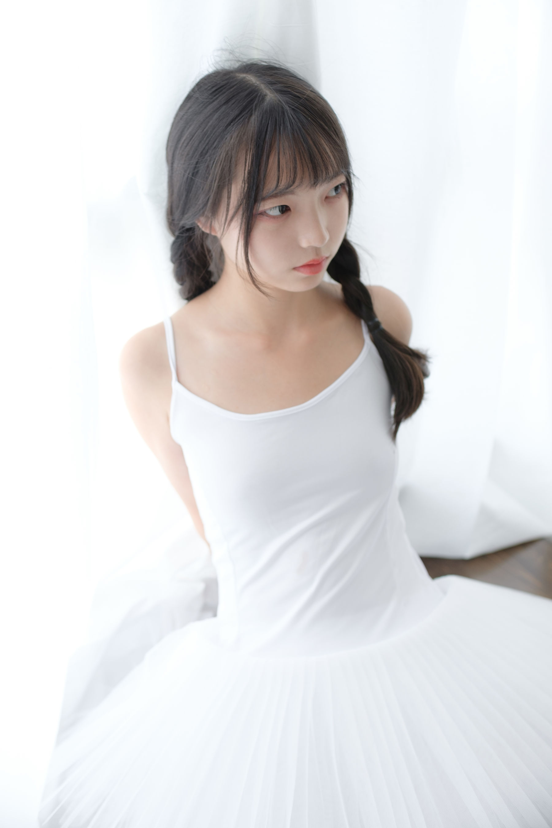 [森萝财团] X-042 白丝萝莉少女_第1张