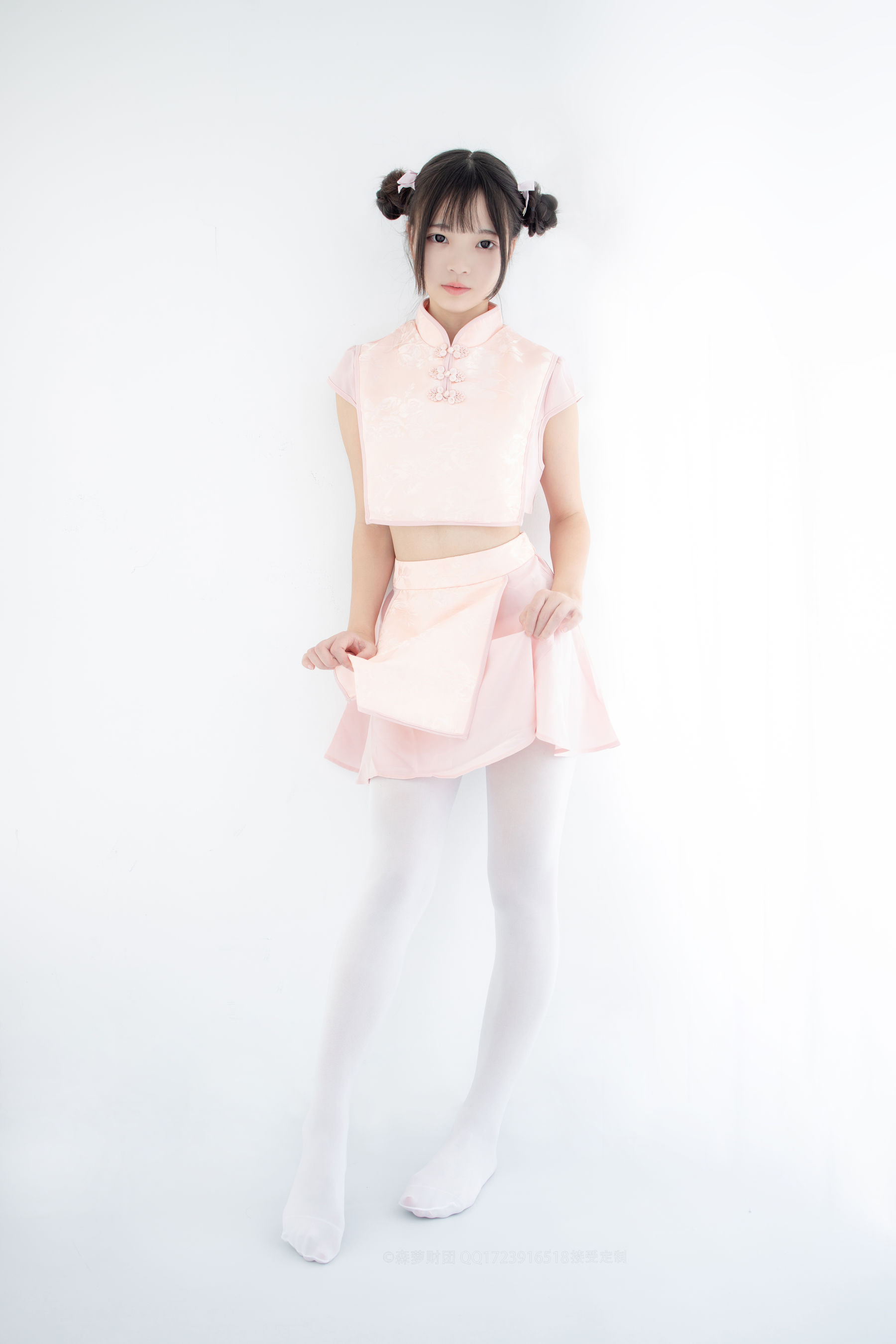 [森萝财团] [X-052] 默陌 80D白丝踩物_第3张