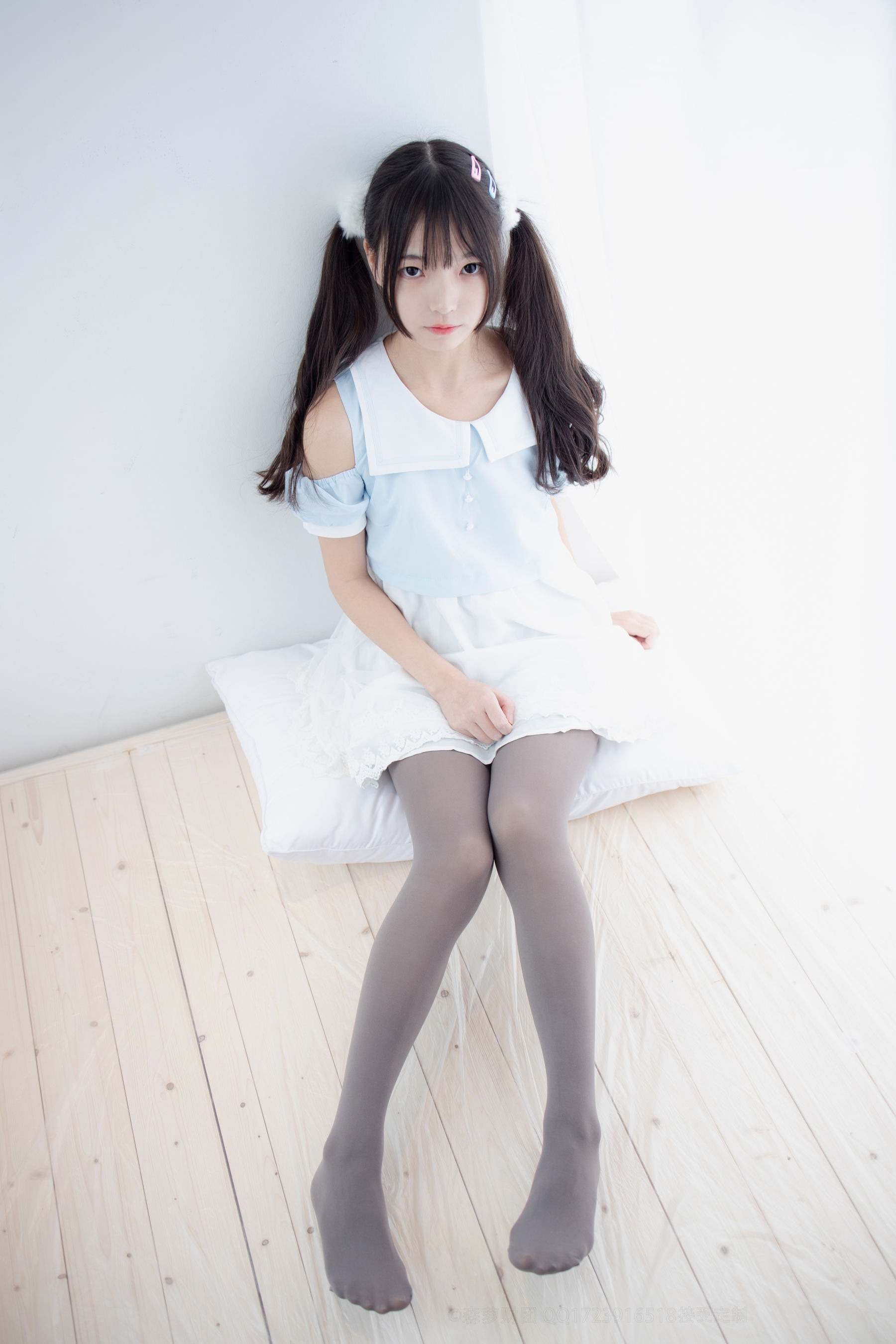 [森萝财团] [X-054] 默陌 80D灰丝踩物_第1张