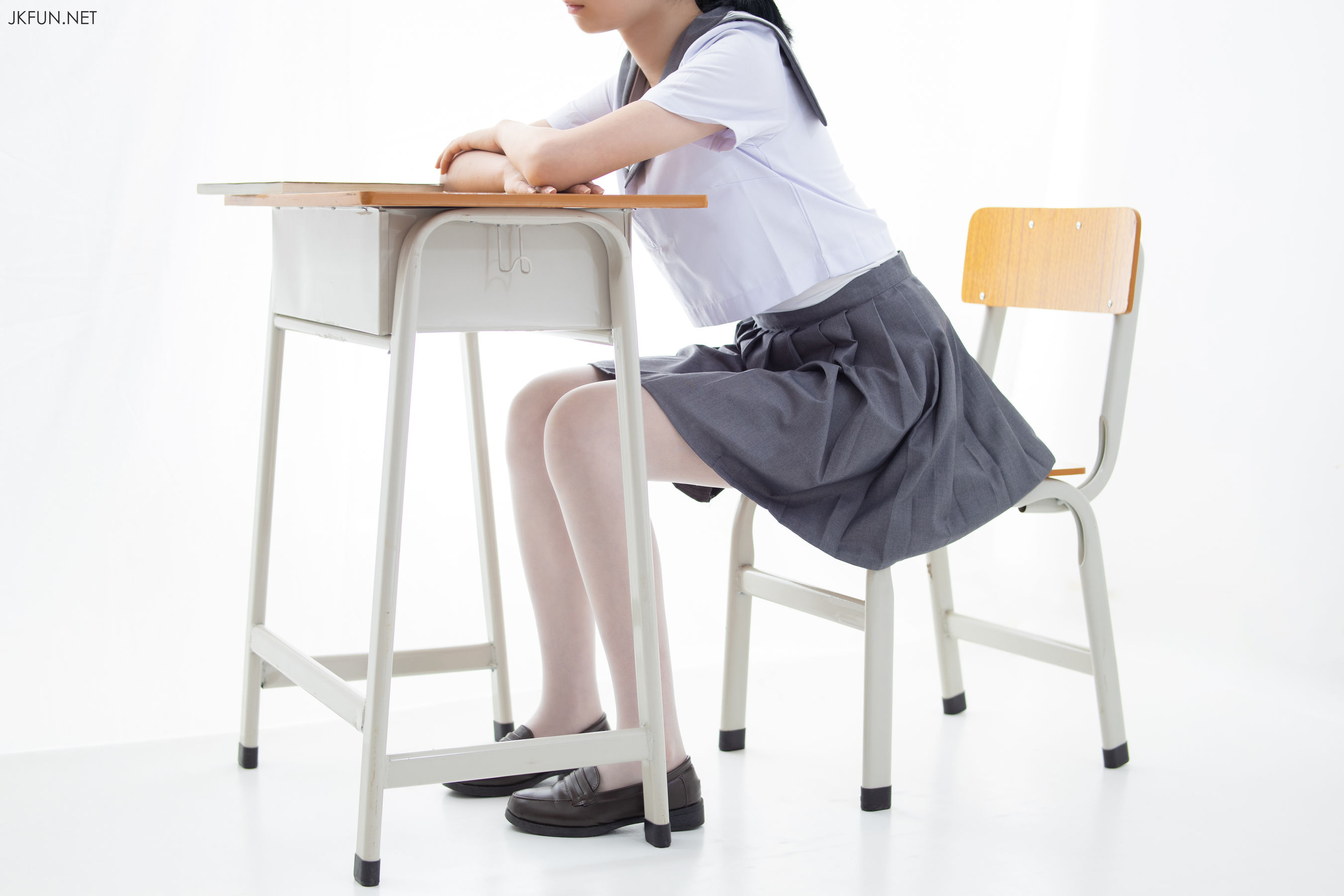 [森萝财团] 小青 15D超薄白丝_第1张