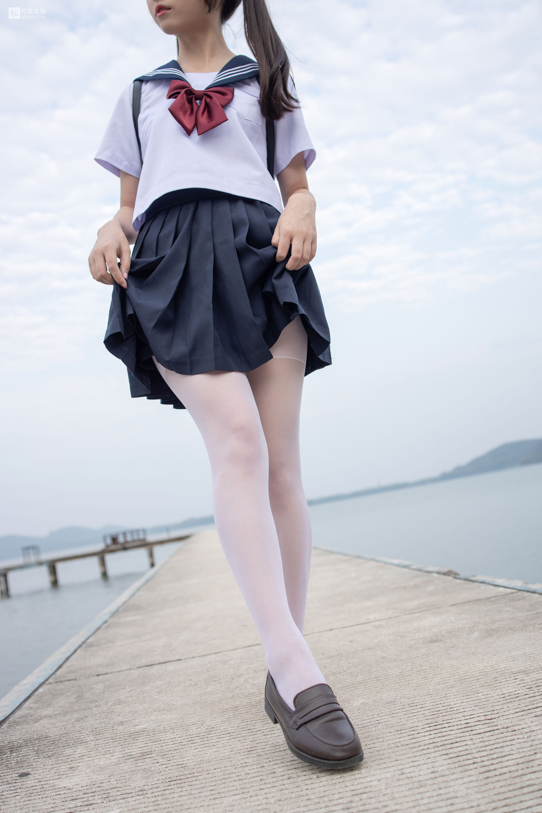 [森萝财团] JKFUN-028 默陌 15D白丝 抑郁湖边与绝望天台_第3张