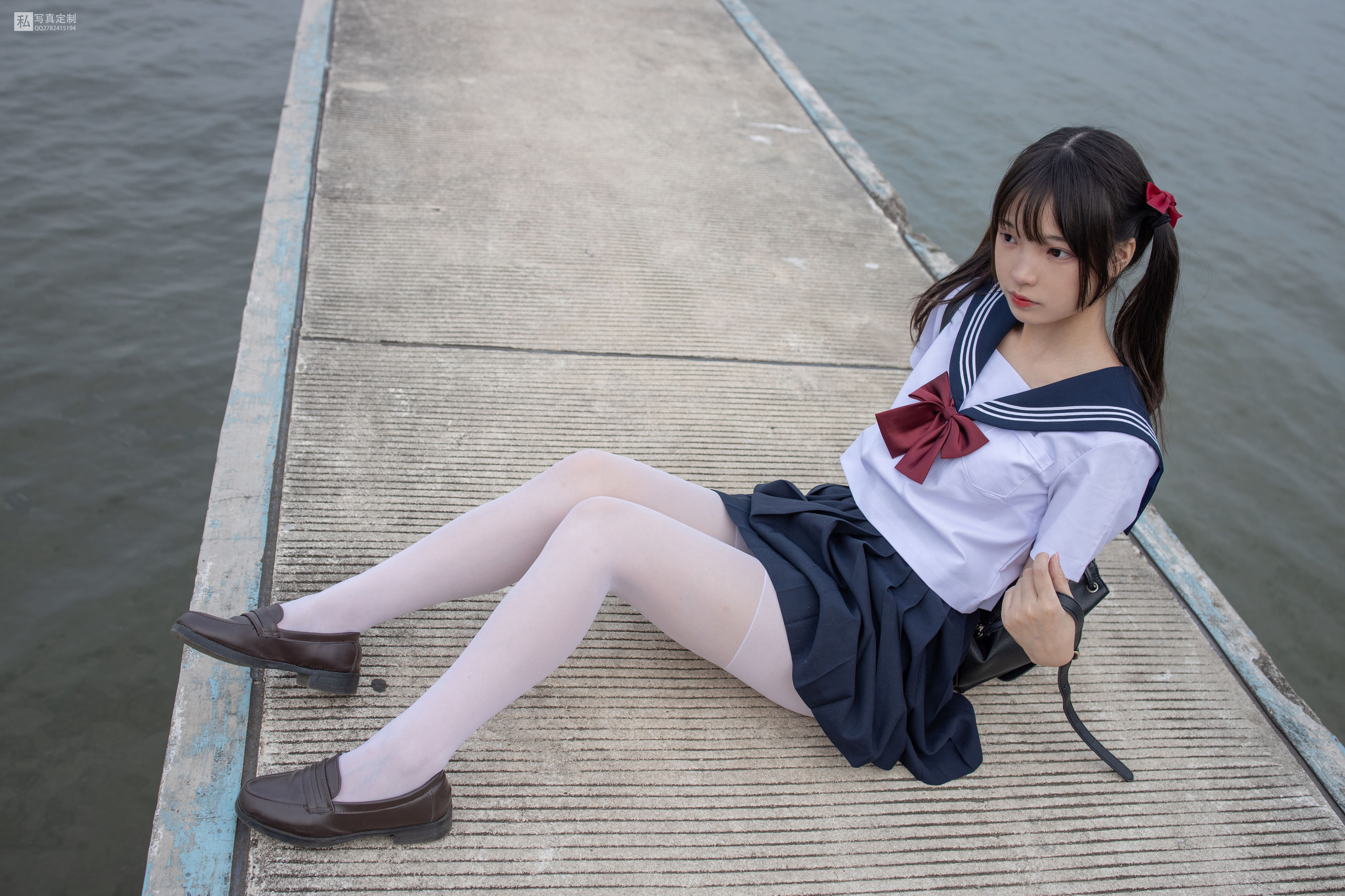 [森萝财团] JKFUN-028 默陌 15D白丝 抑郁湖边与绝望天台_第4张