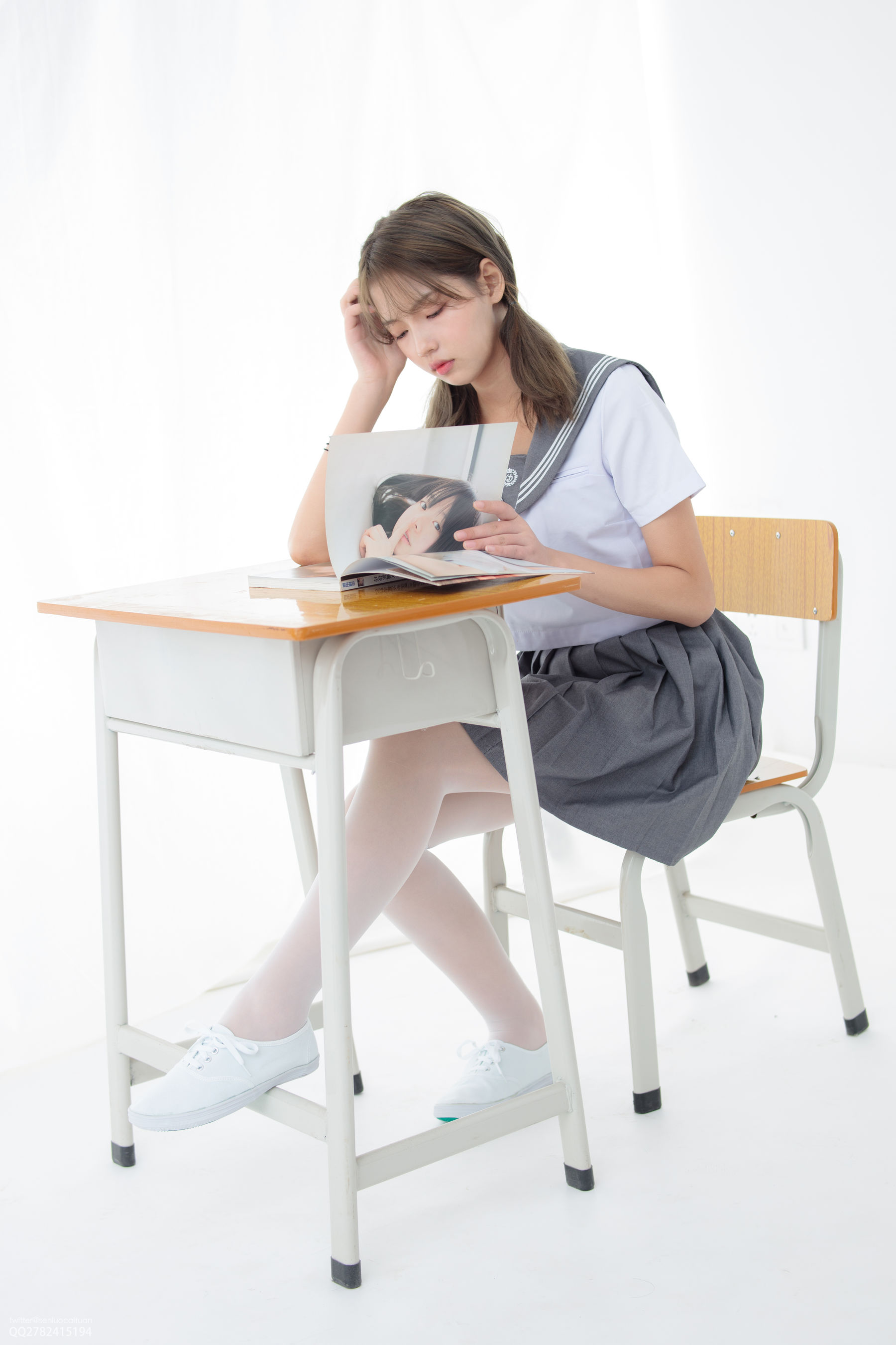 [森萝财团] JKFUN-050 默陌 白丝网鞋合辑_第1张