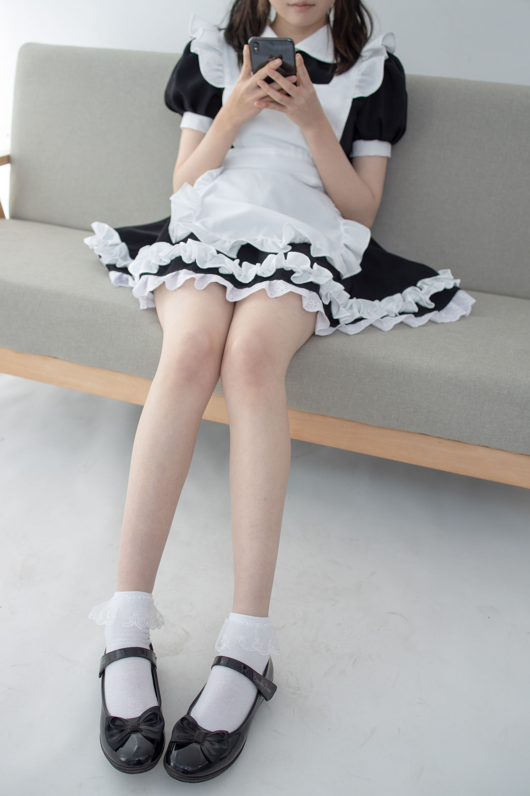 [森萝财团] JKFUN-053 Aika 蕾丝花边短袜女仆_第1张