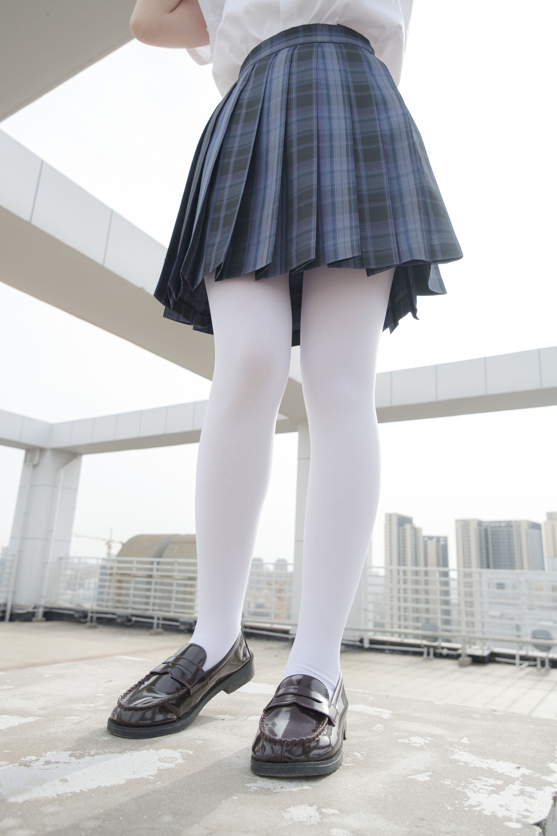 森萝财团写真 月下002 小夜 真空白丝 80D 户外_第1张