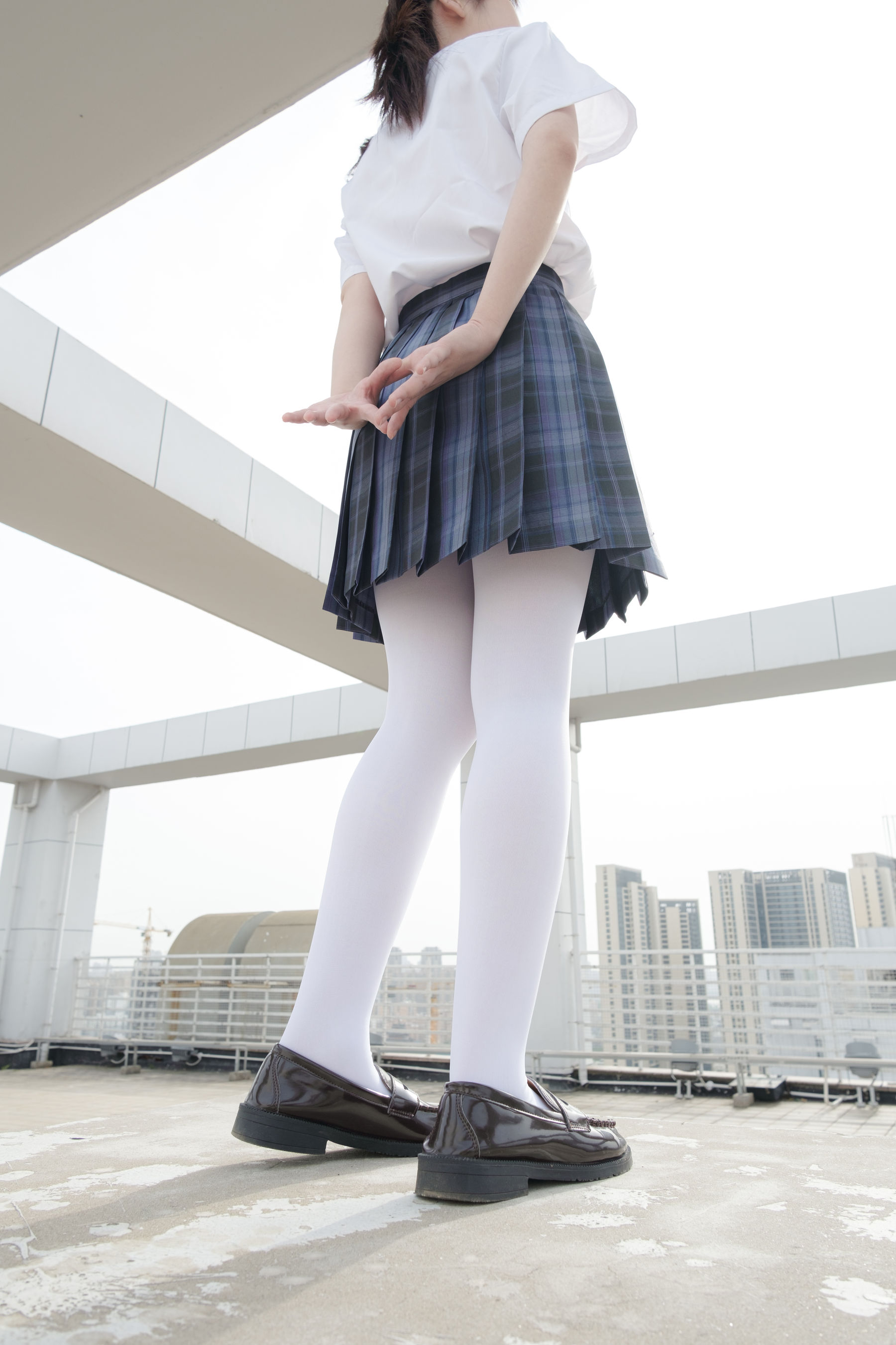 森萝财团写真 月下002 小夜 真空白丝 80D 户外_第3张